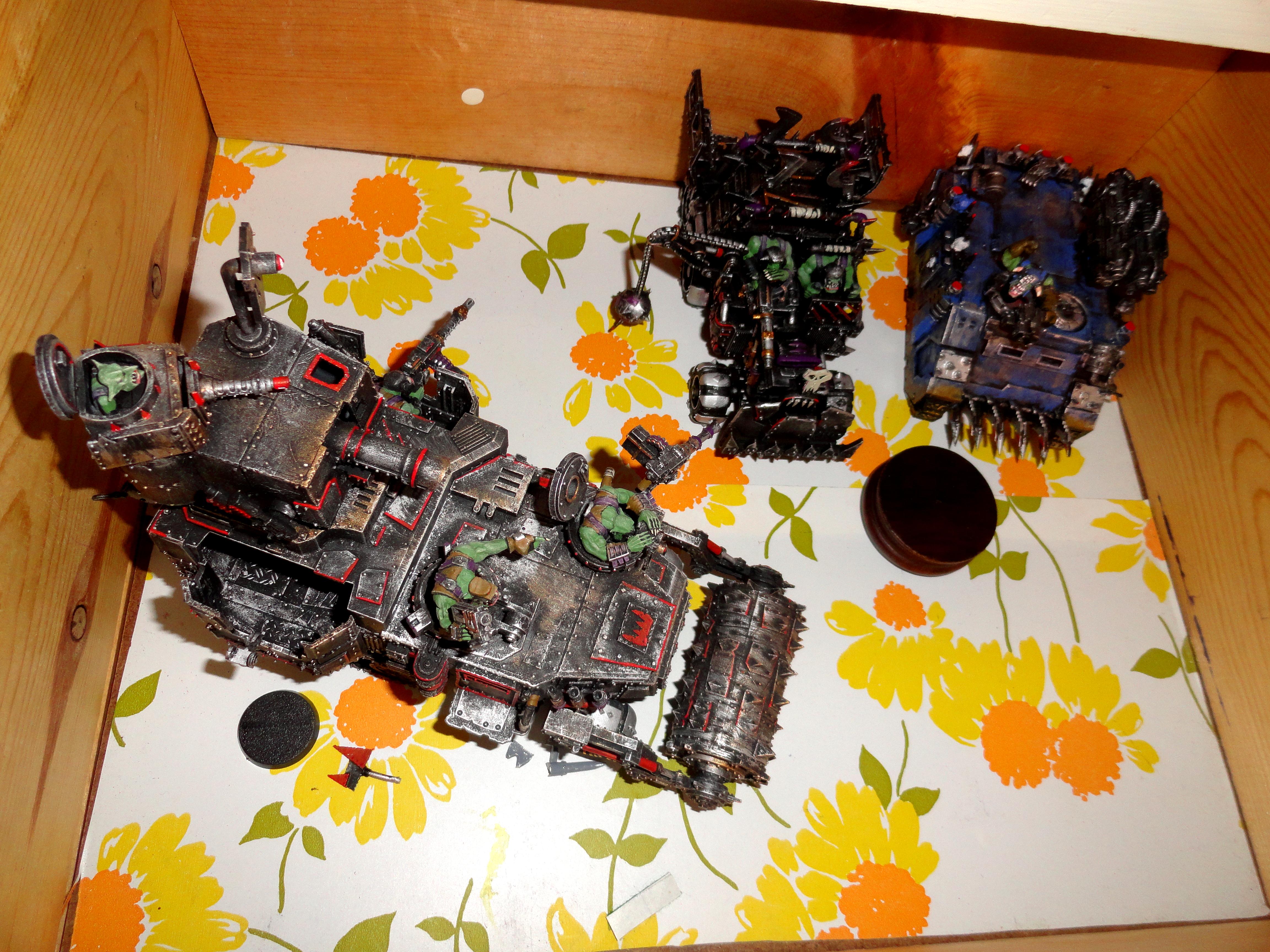 Battlewagon (with defrolla), Trukk, Looted Rhino