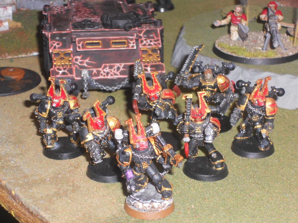 Poor picture of the Zerks and their Rhino