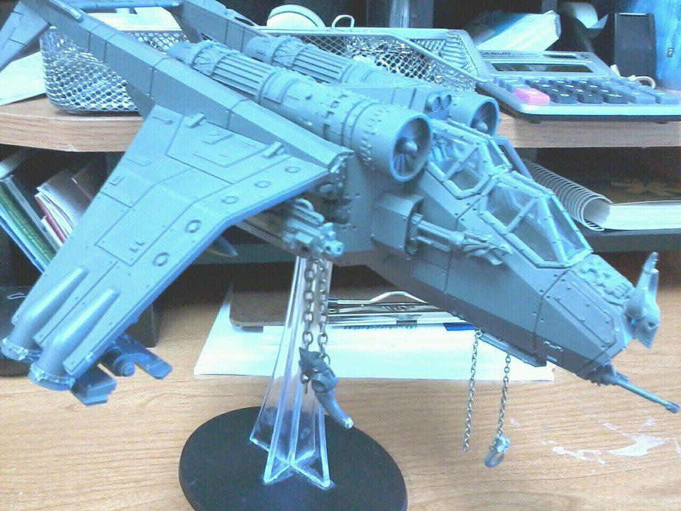 There are more chains and such on the left wing! Blood for the Blood God!