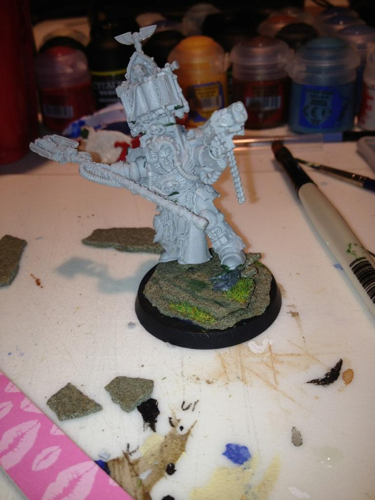 Ultra Marine Librarian, basing issues. 