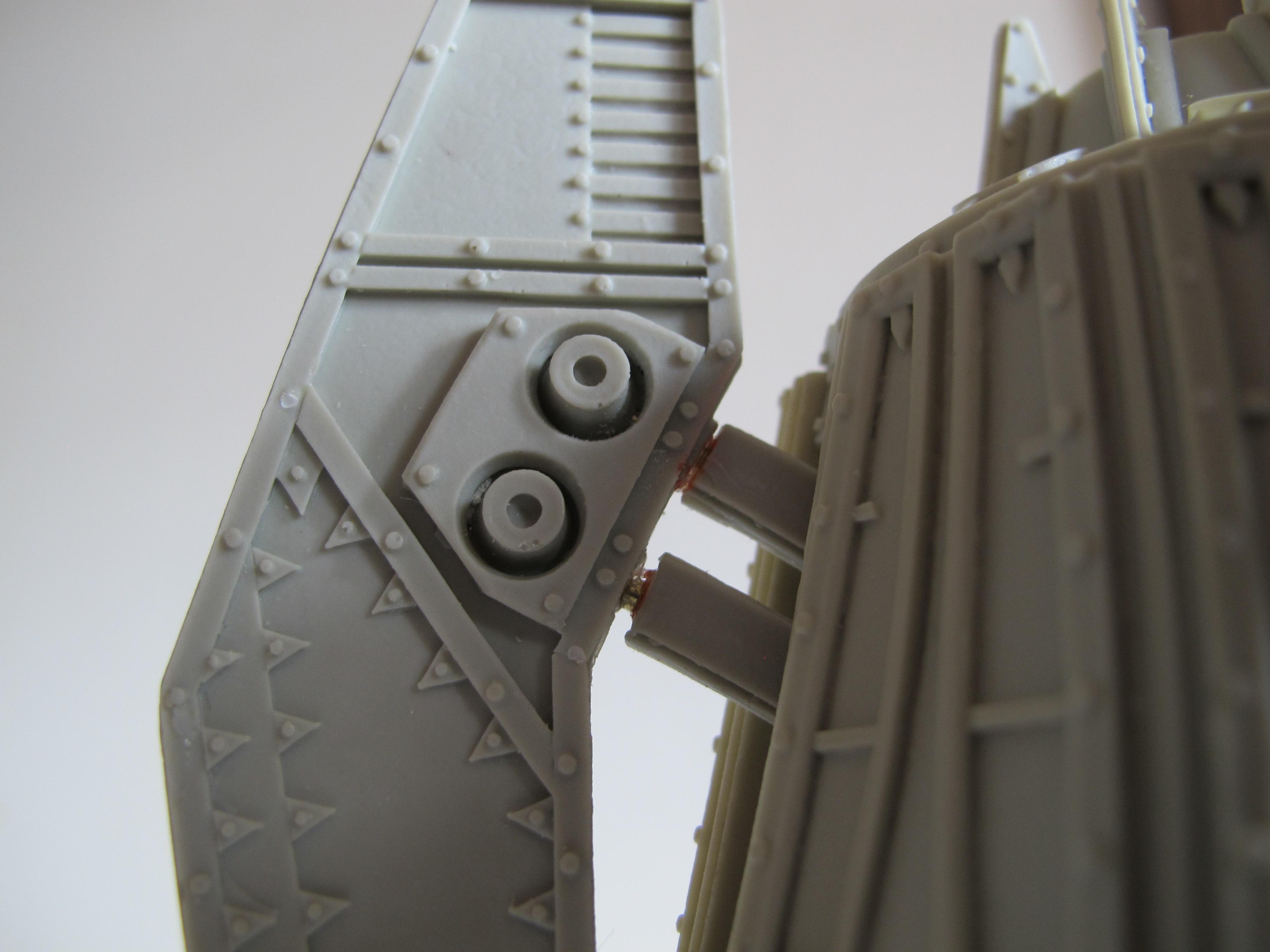 Annoying hinge