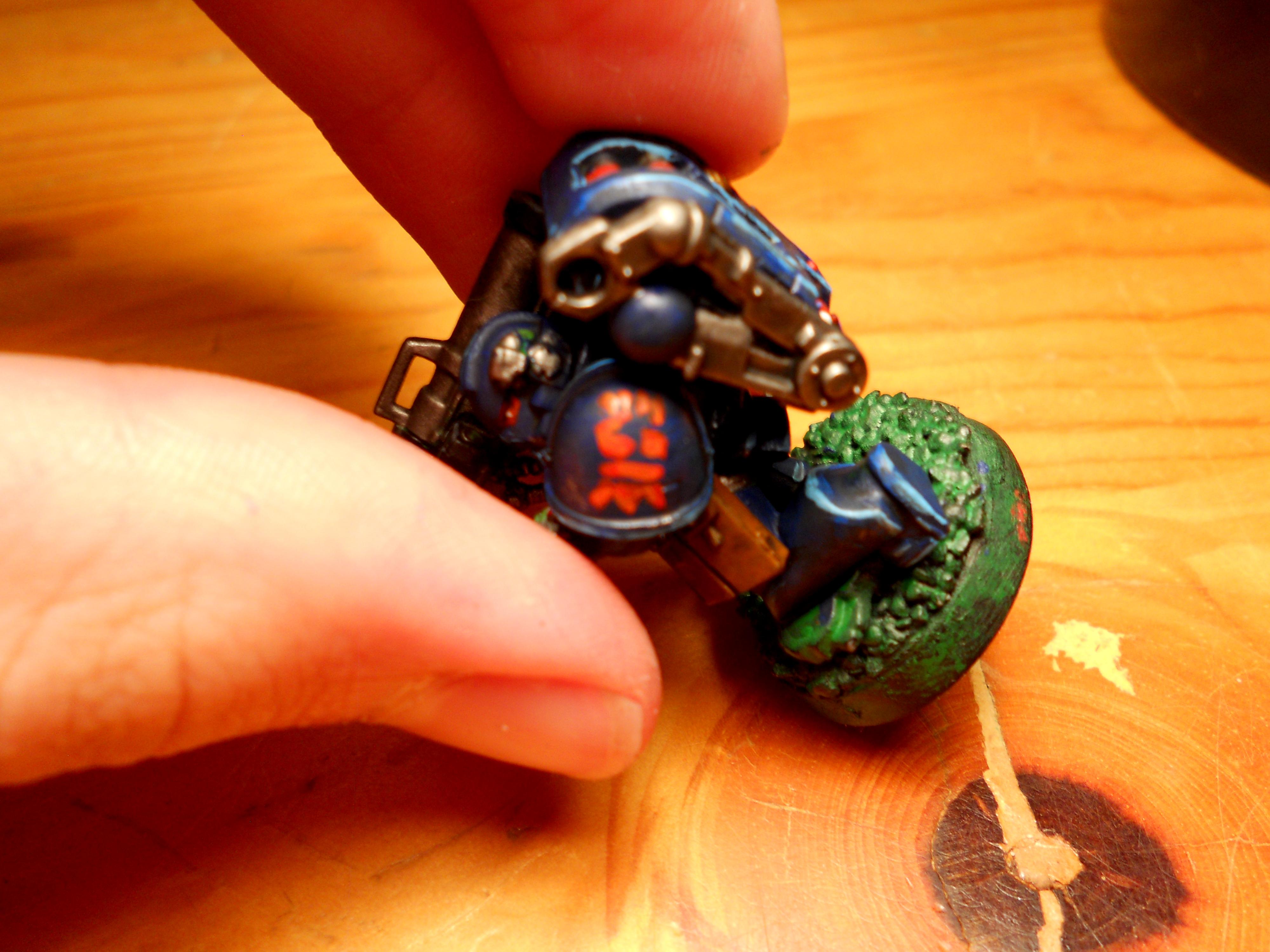 Space Marine; Missile Launcher; Kneeling; Crimson Fists