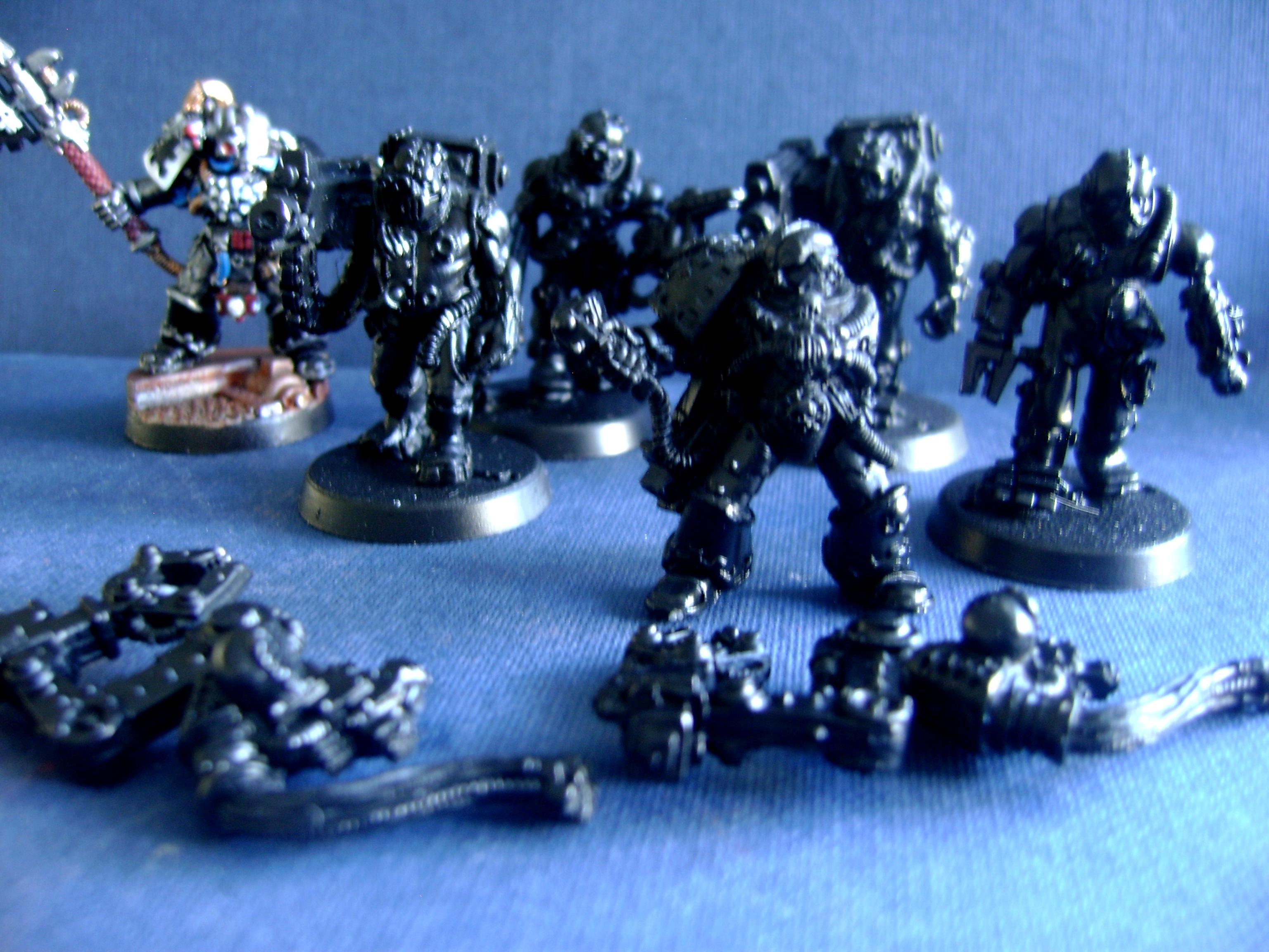 More Techmarines and Servitors