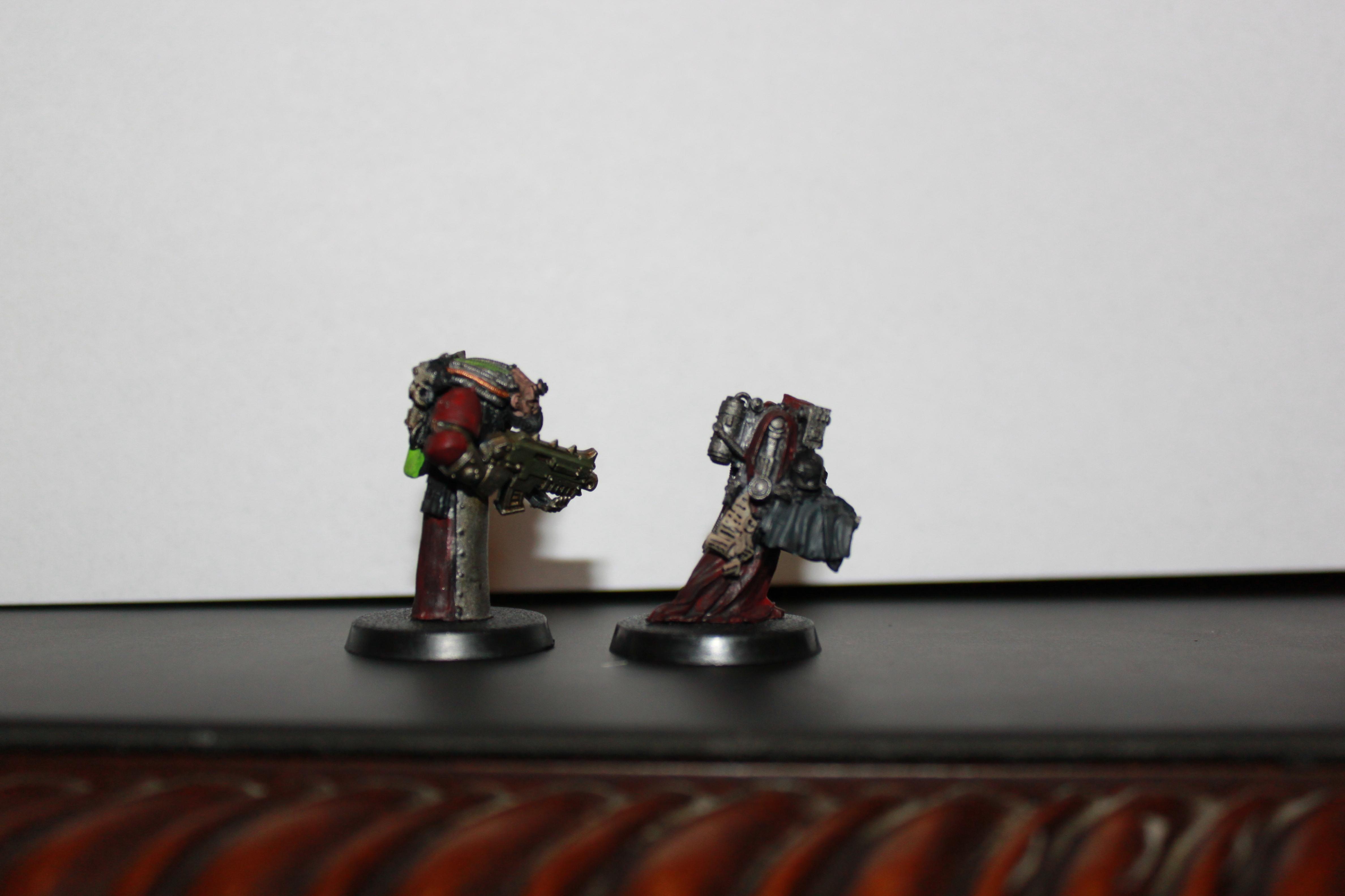 the one on the left is supposed to have claws but I gave him a bolter to ad flavor to the lot