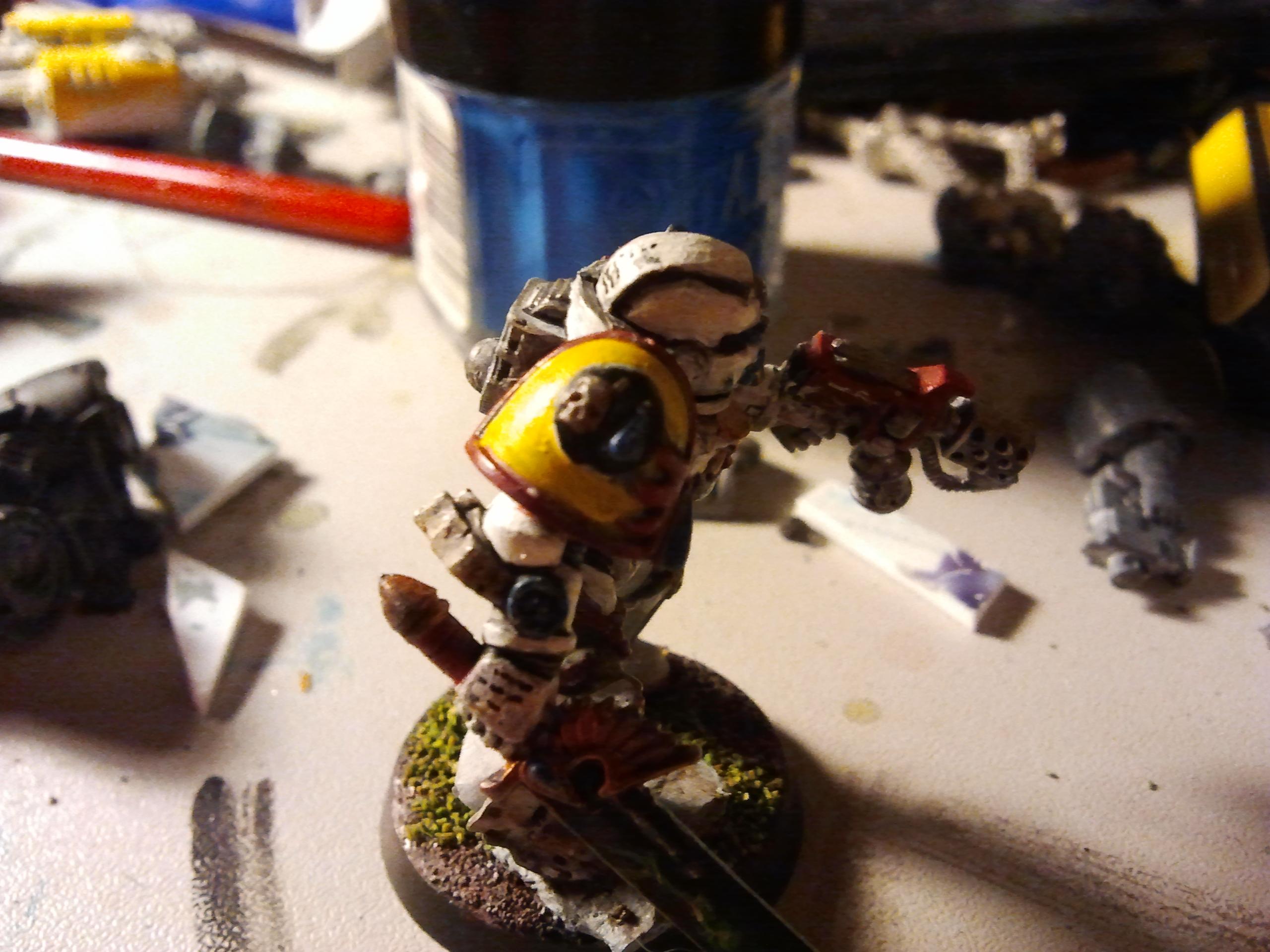 painted the shoulderpad yellow to tie it in