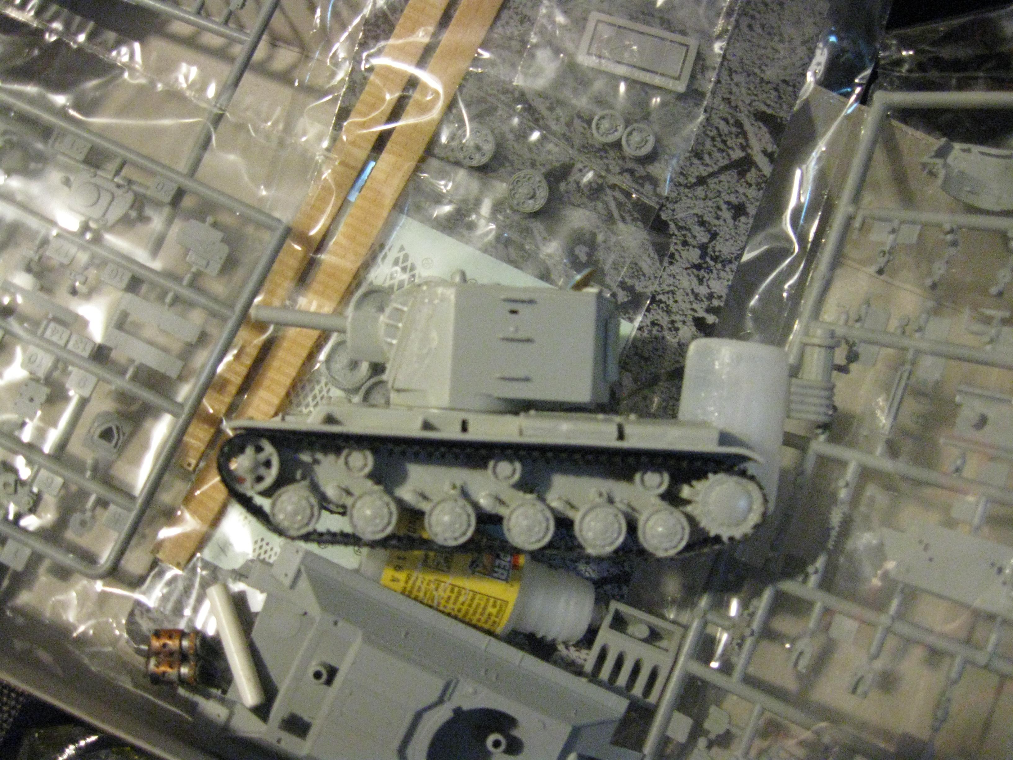 1/72 kv-2. 