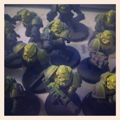 Helmets done in three coats. Brown (over black), then yellow twice. I will add some edges near the end