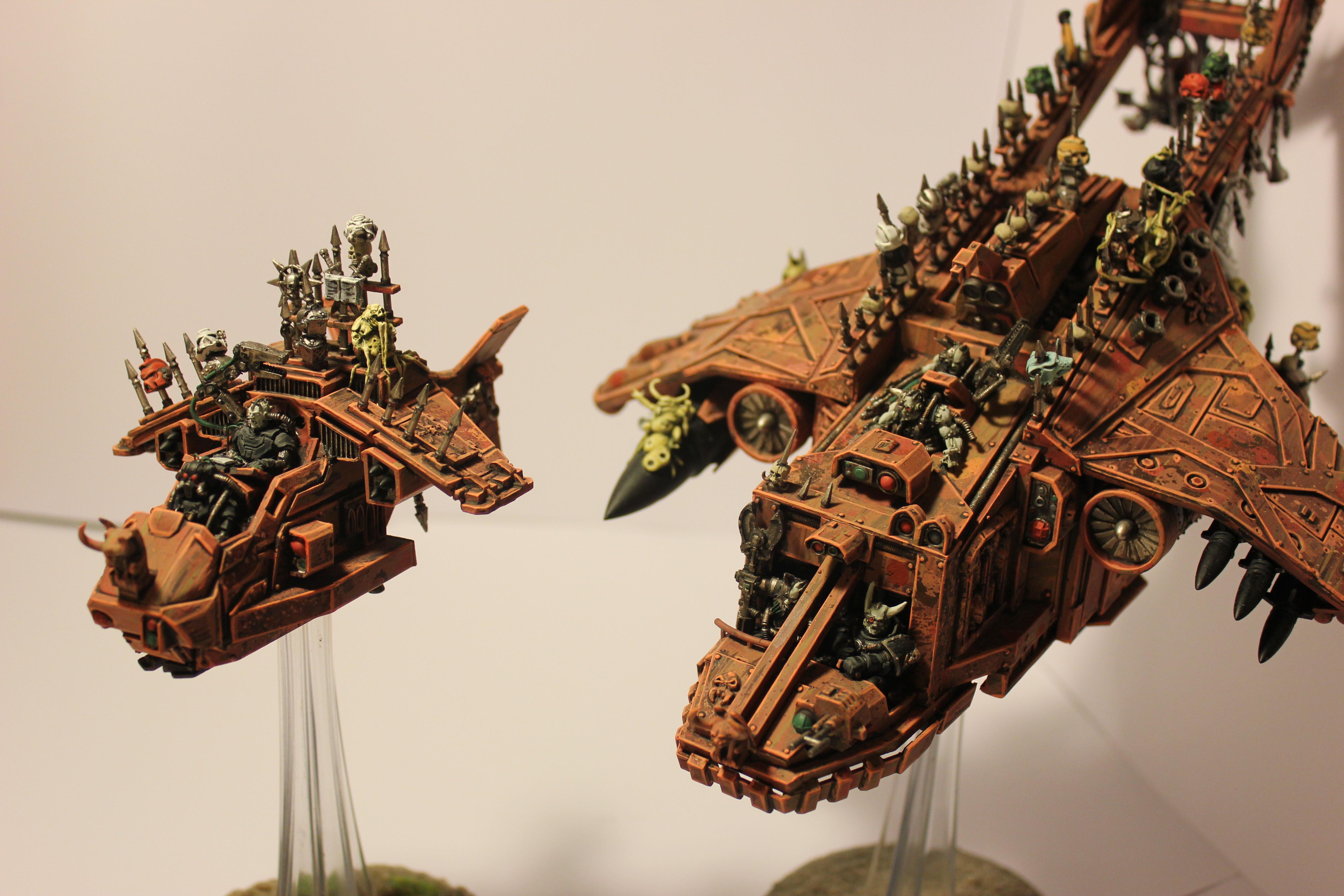 Chaos Bomber, Chaos Flyer, Chaos Space Marines, Dark Adeptus Mechanicus, Dark Forge, Drache, Flieger, Flying Deamon, H&ouml;llendrache, Helldrake, Jet, Khorne, Kybork, Marine Abuse, Nurgle, Posessed, Slaanesh, Tank, Valkyrie, War Machine