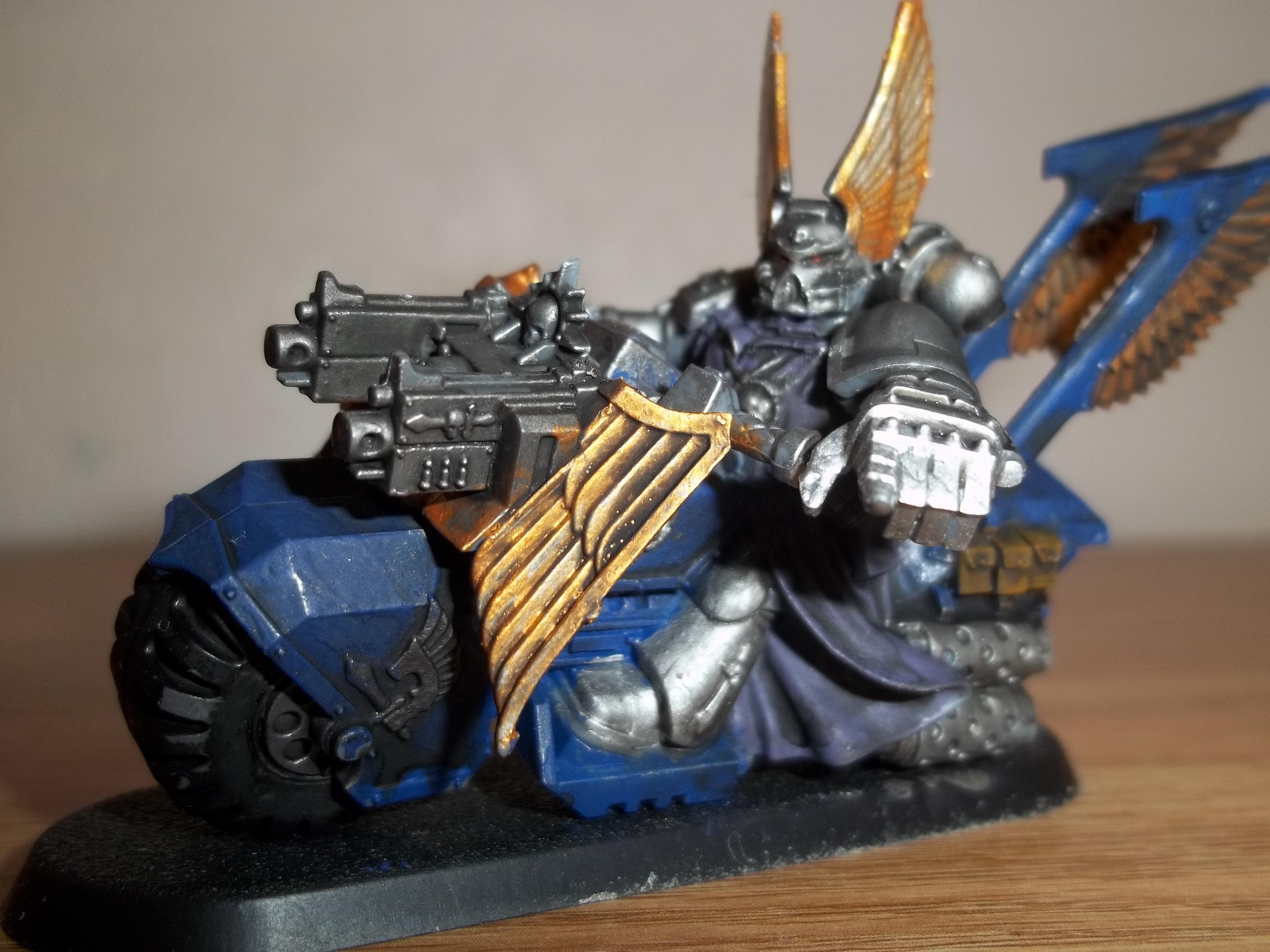 Chaos Lord on Bike. Note I already touched up the bolter and the handlebar