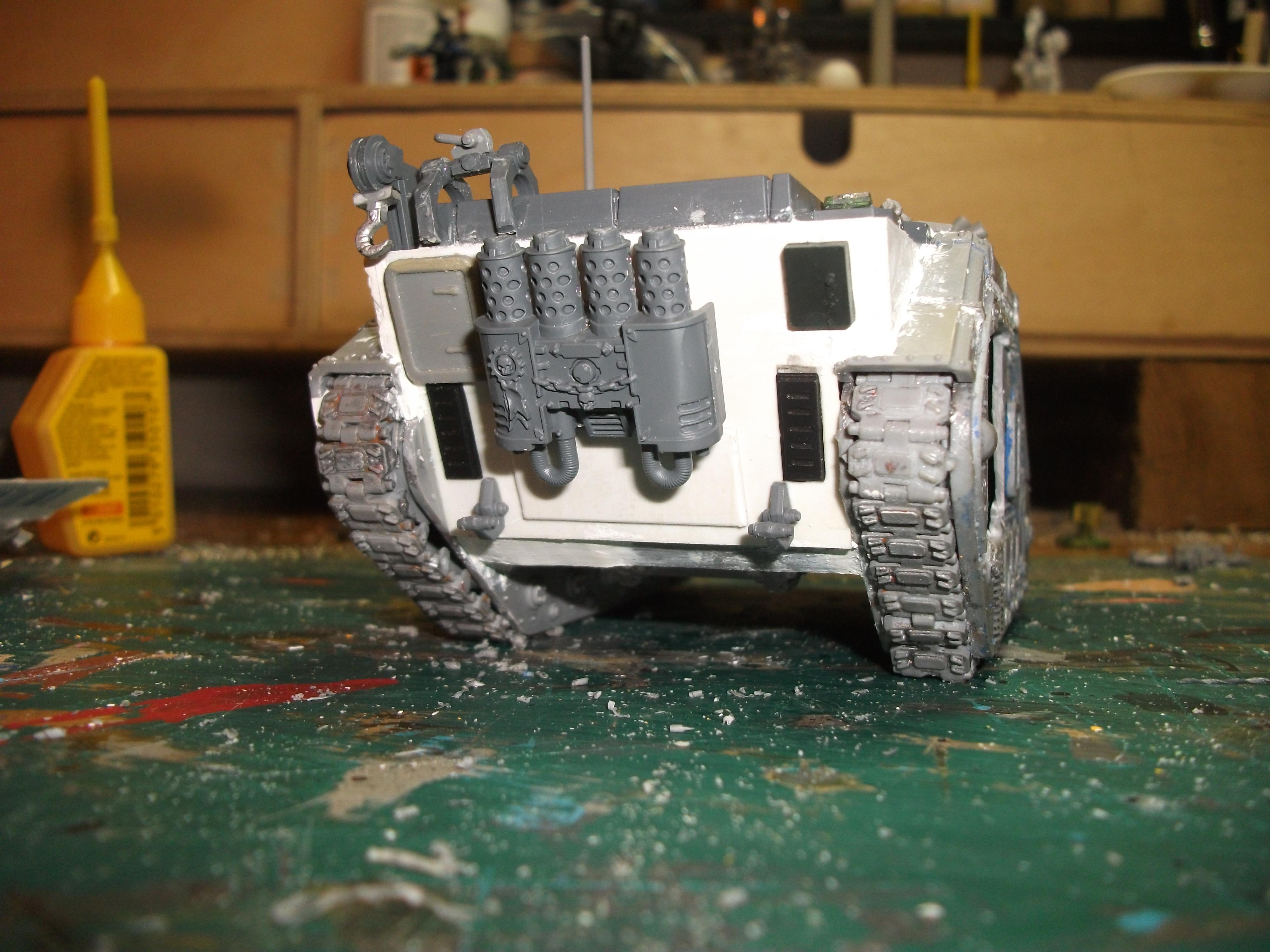I used dreadnought exhausts as they are vaguely similar to LR ones , tying in the theme of Mini Raiders