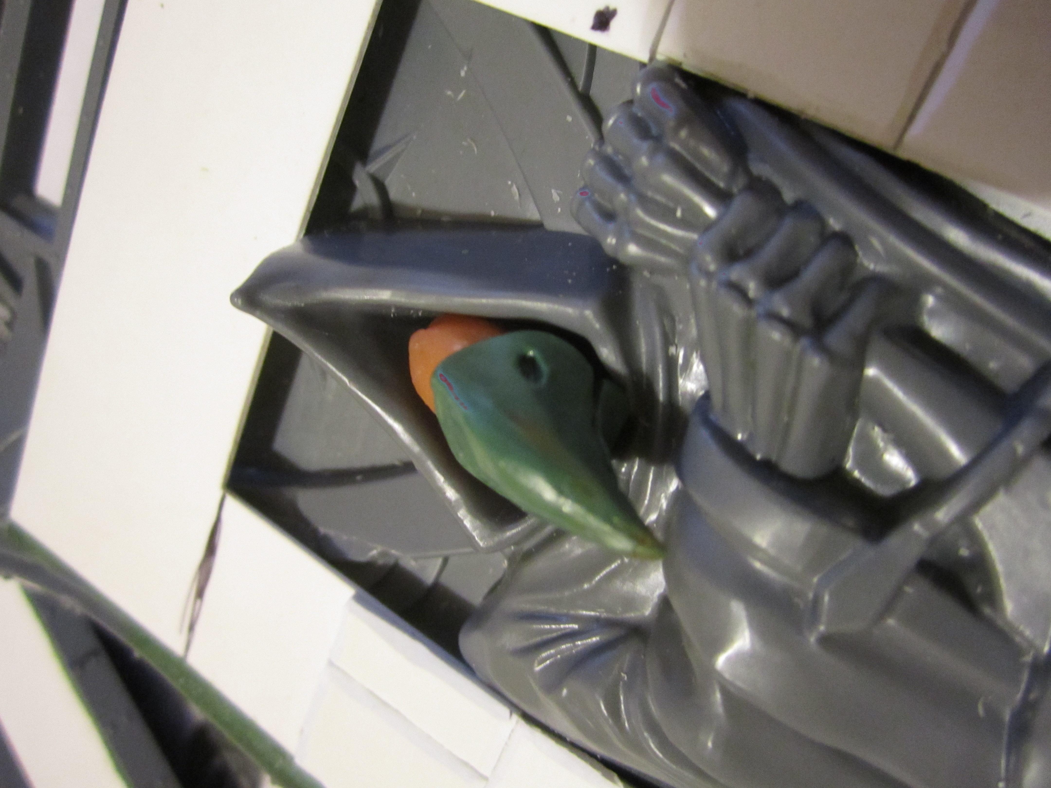 Vulture head beginning to take shape