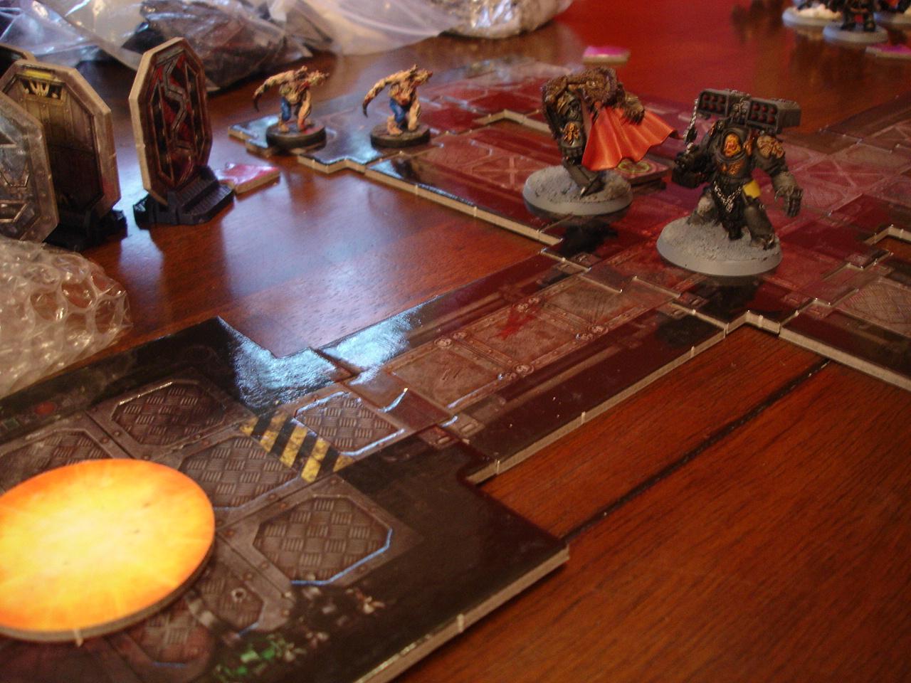 Space Hulk, space wolves vs. zombies in the depths of space