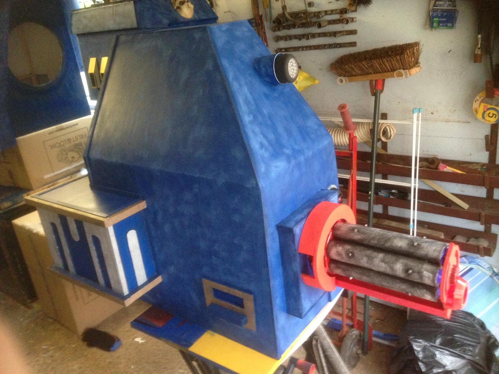 Blending has been done to bring the drybushing together