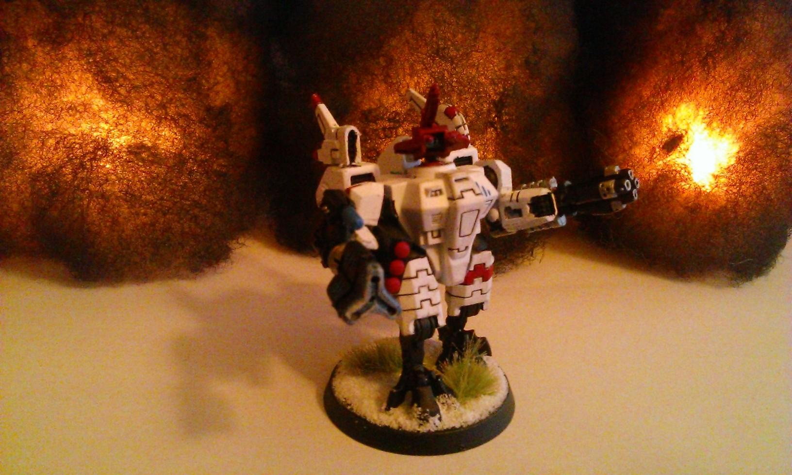 Tau Crisis Suit commander