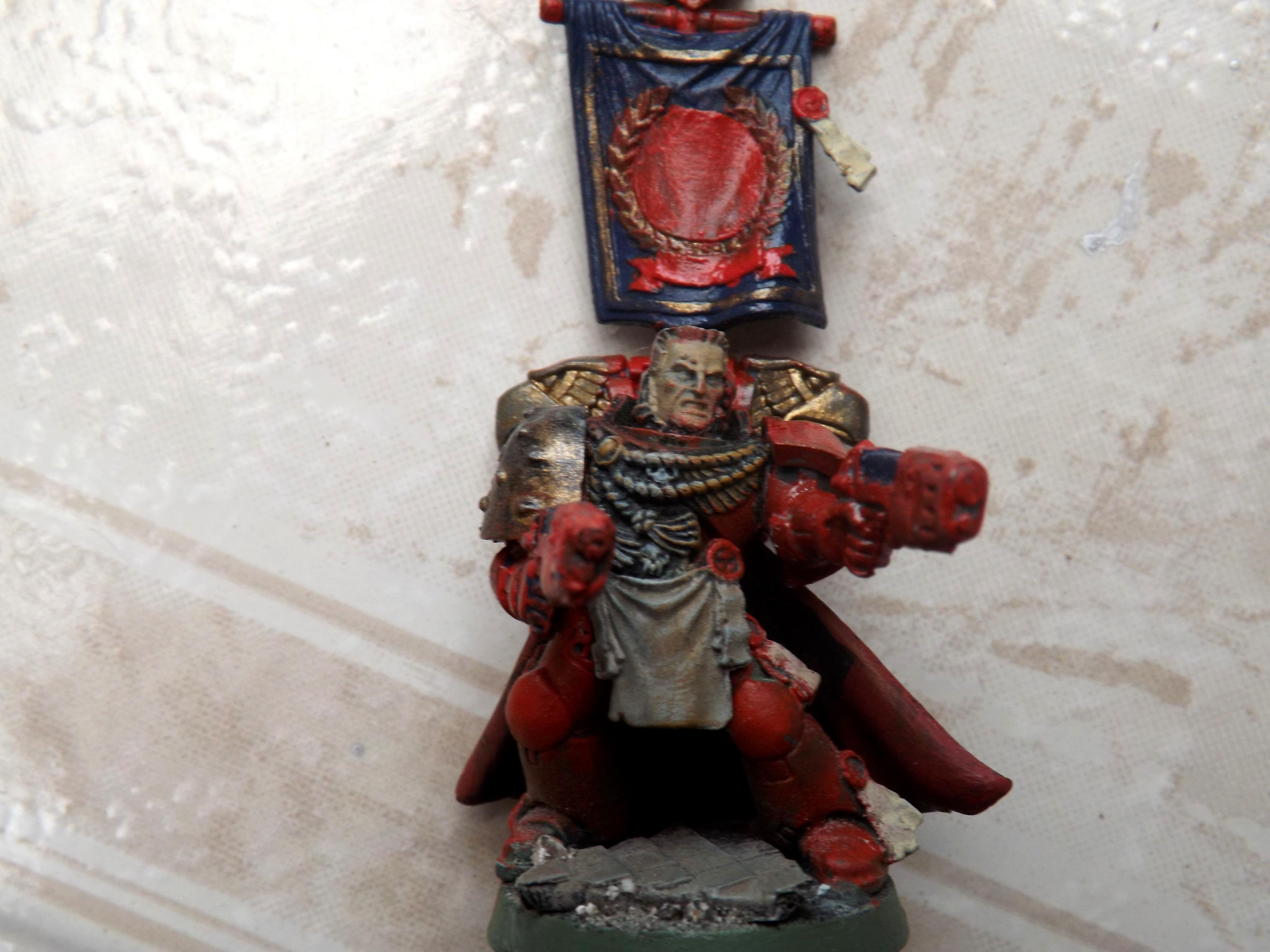 Space marine captain with banner (front)