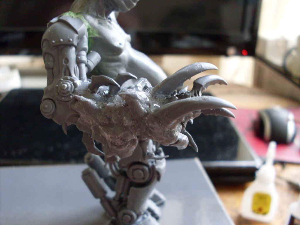 CG right arm detail