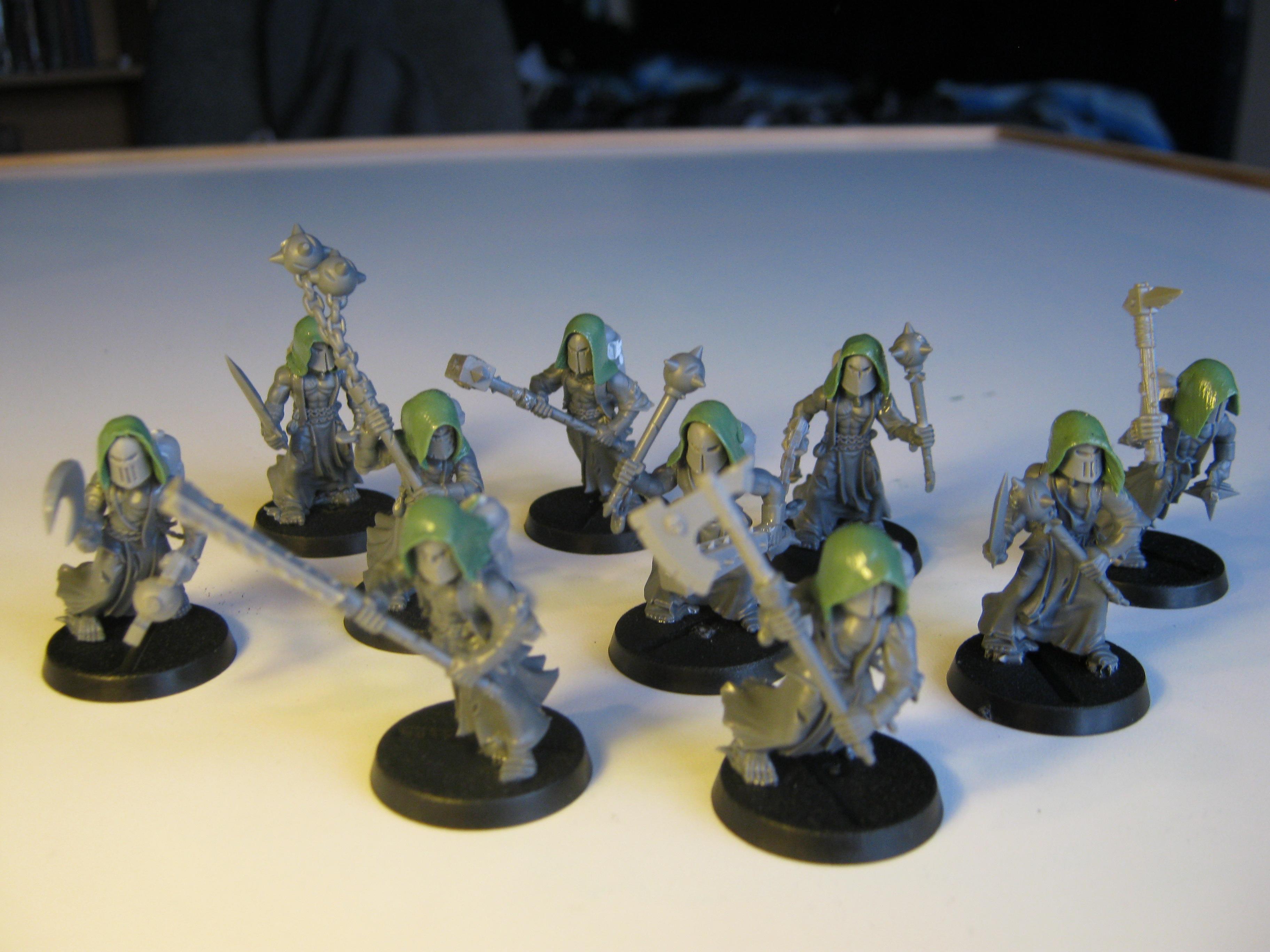 whole squad together. I wanted a chaotic, flailing forward look to the whole unit