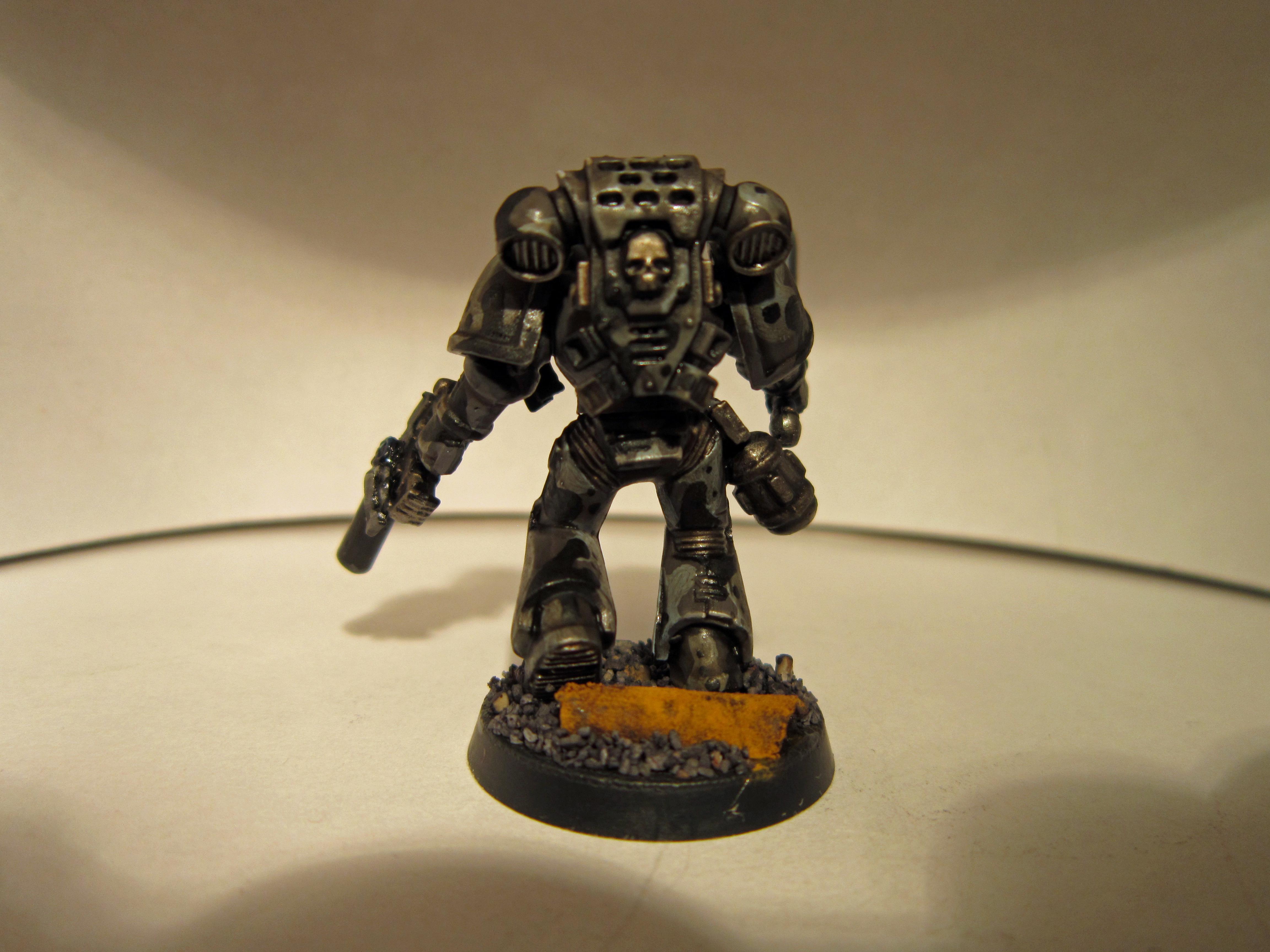 Bolt Pistol, Camouflage, Power Sword, Space Marines