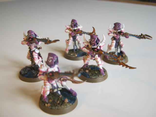 5 Kabalites with splinter rifles- note the clan markings on the hoods