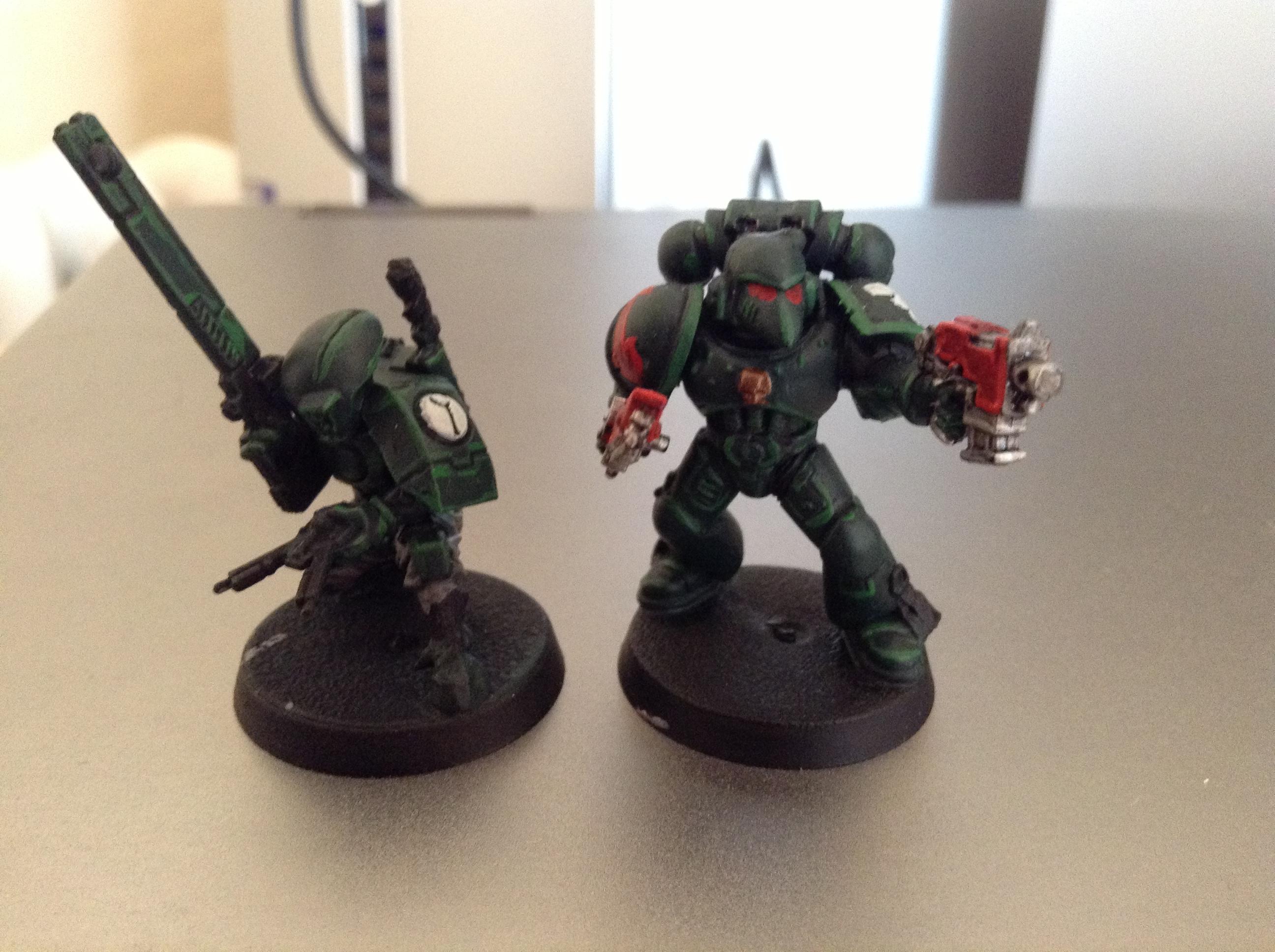 Fire Warrior next to his Battle Brother