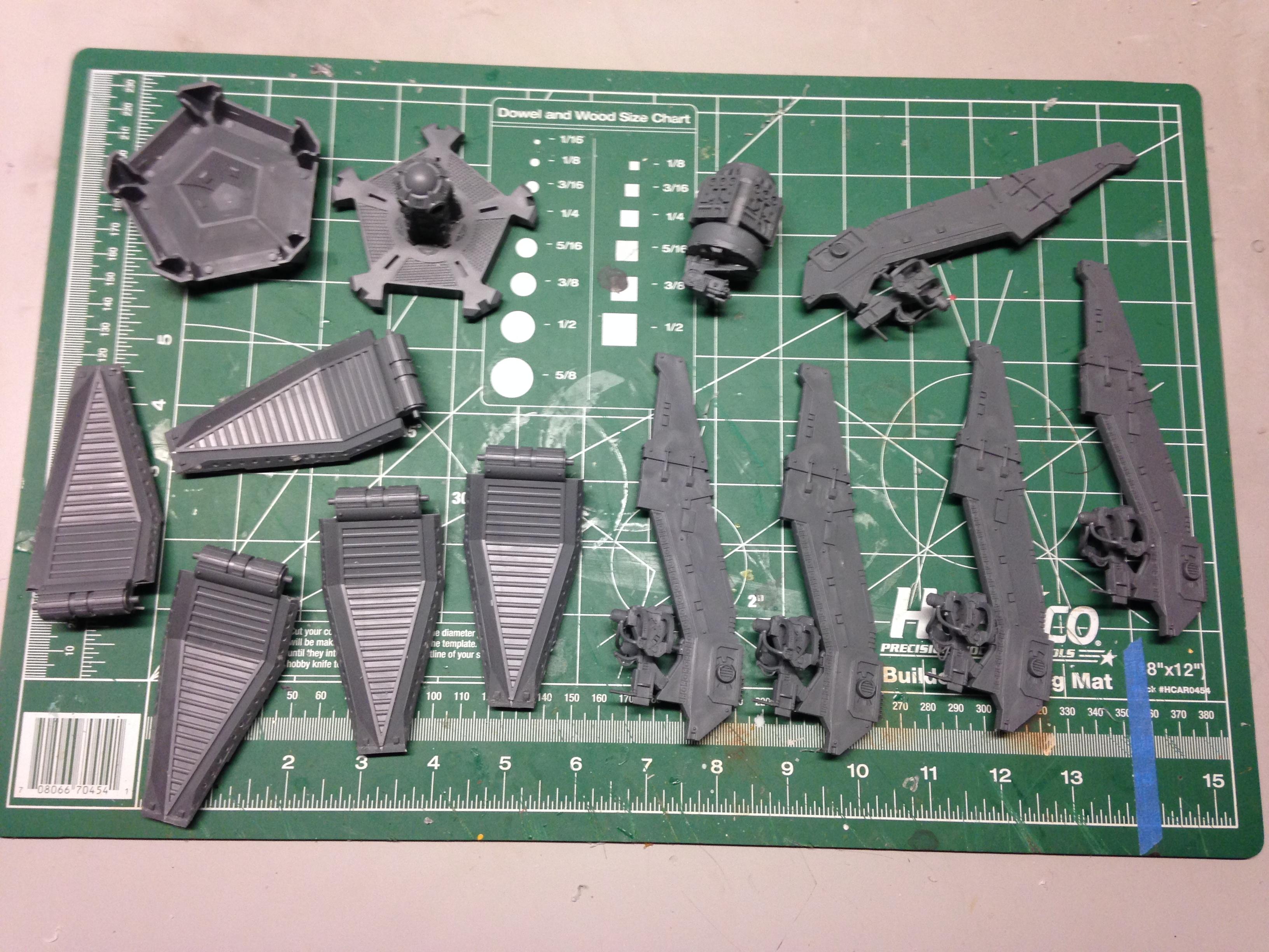 These are the pieces of the drop pod. I think that painting them separate like this will be easier and faster