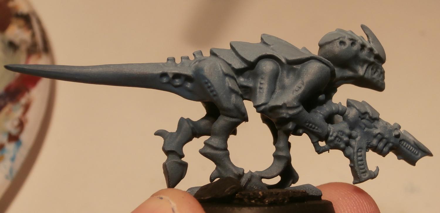 Highlighted with Russ Grey and then Fenrisian Grey. Need a bit more practice with the airbrush so I don't cover so much of the darker coats below next time