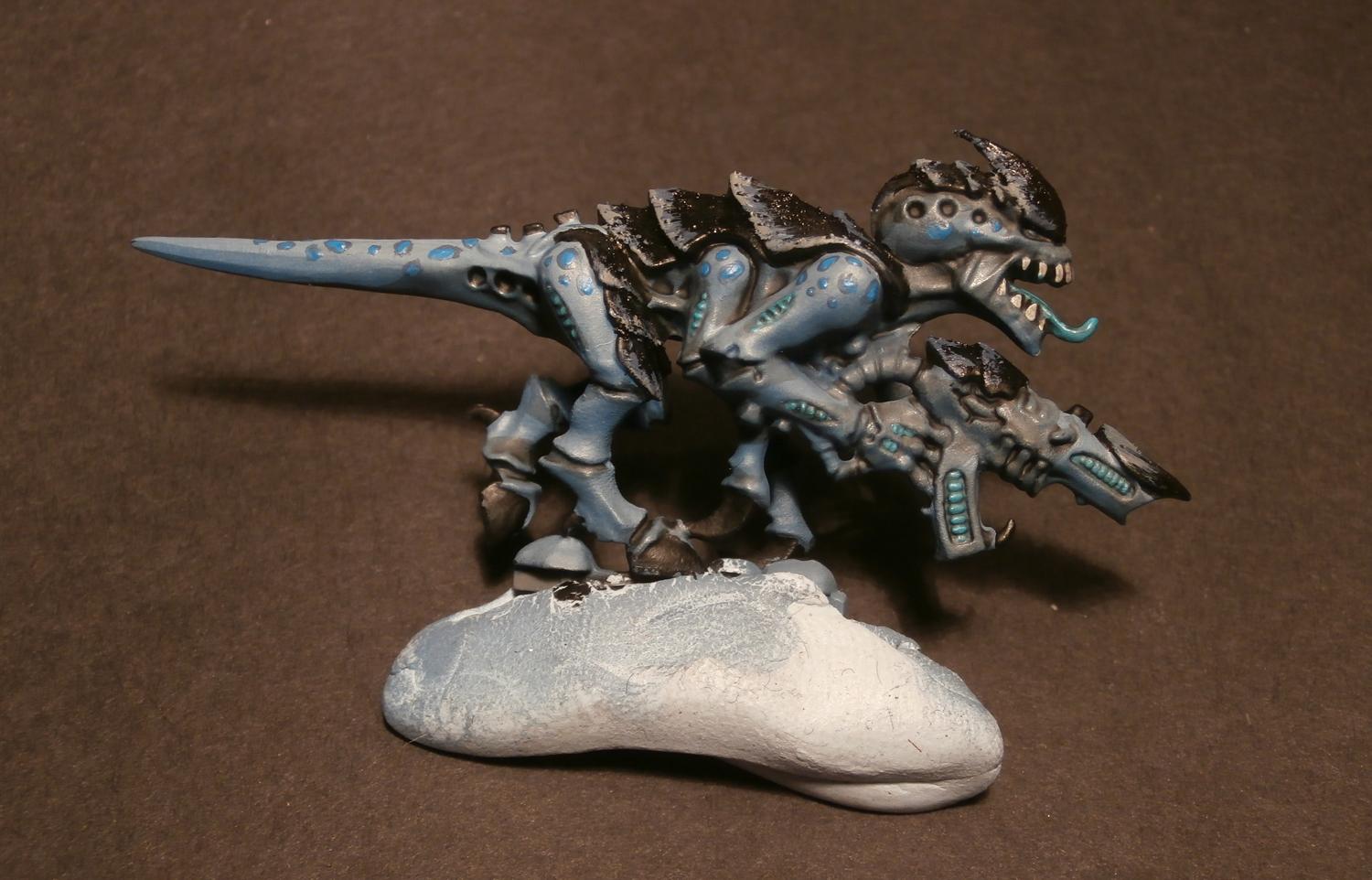 Added a spot pattern (The Fang then Teclic Blue in middle) Highlights to carapace and then Nuln Oil Shade
