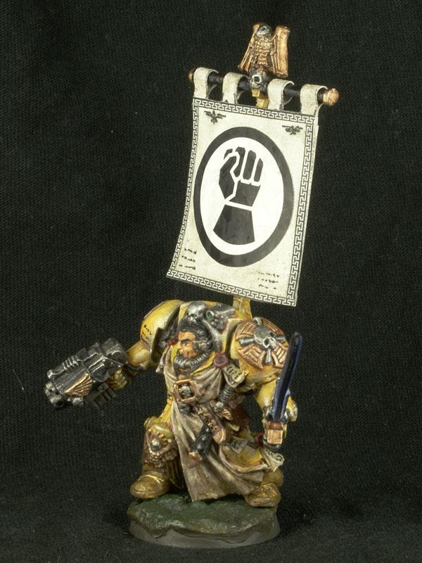 Imperial Fists Captain