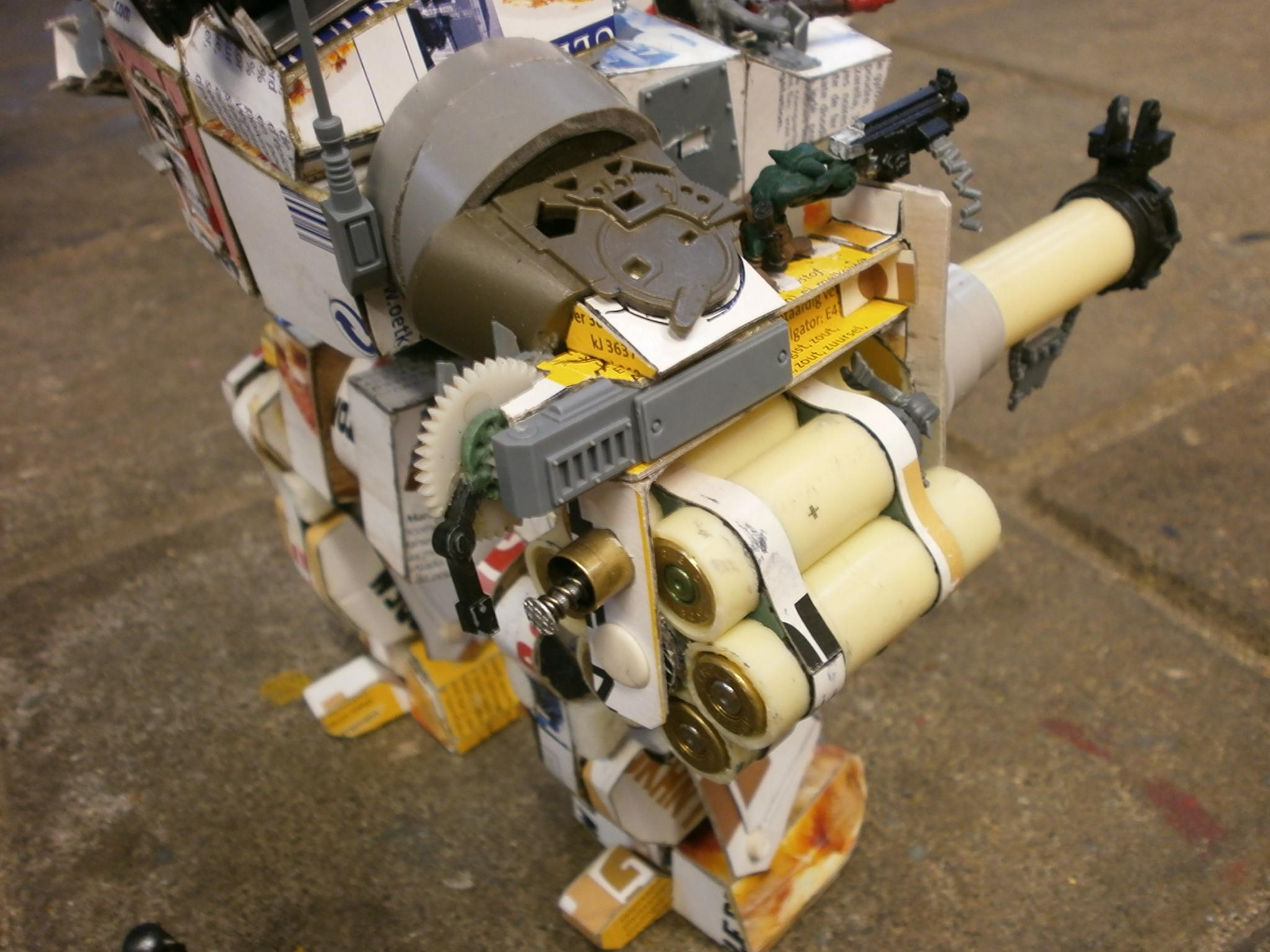 here you can see the shells and the firing mechanism