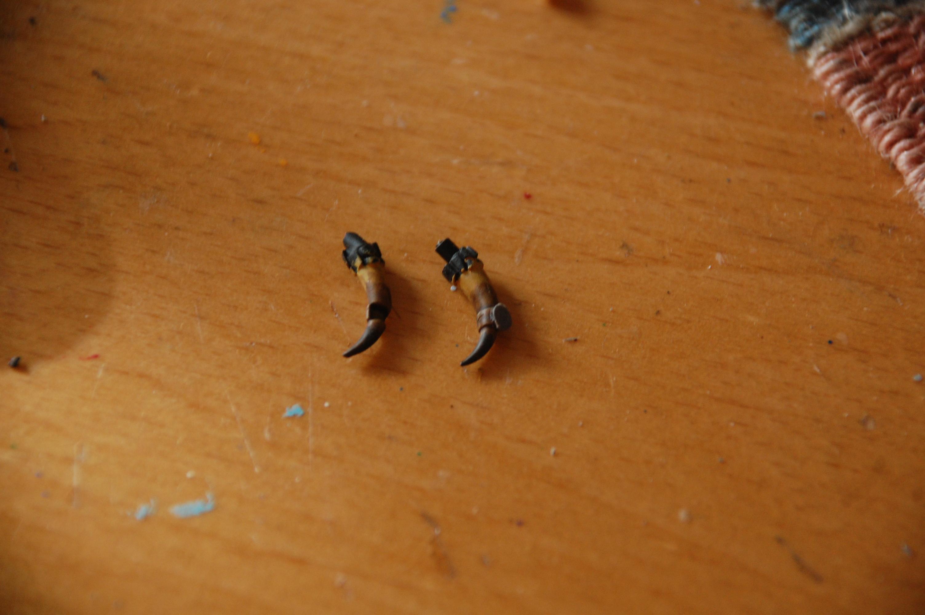 Here you can see the color on the horns and first steps on making the reins