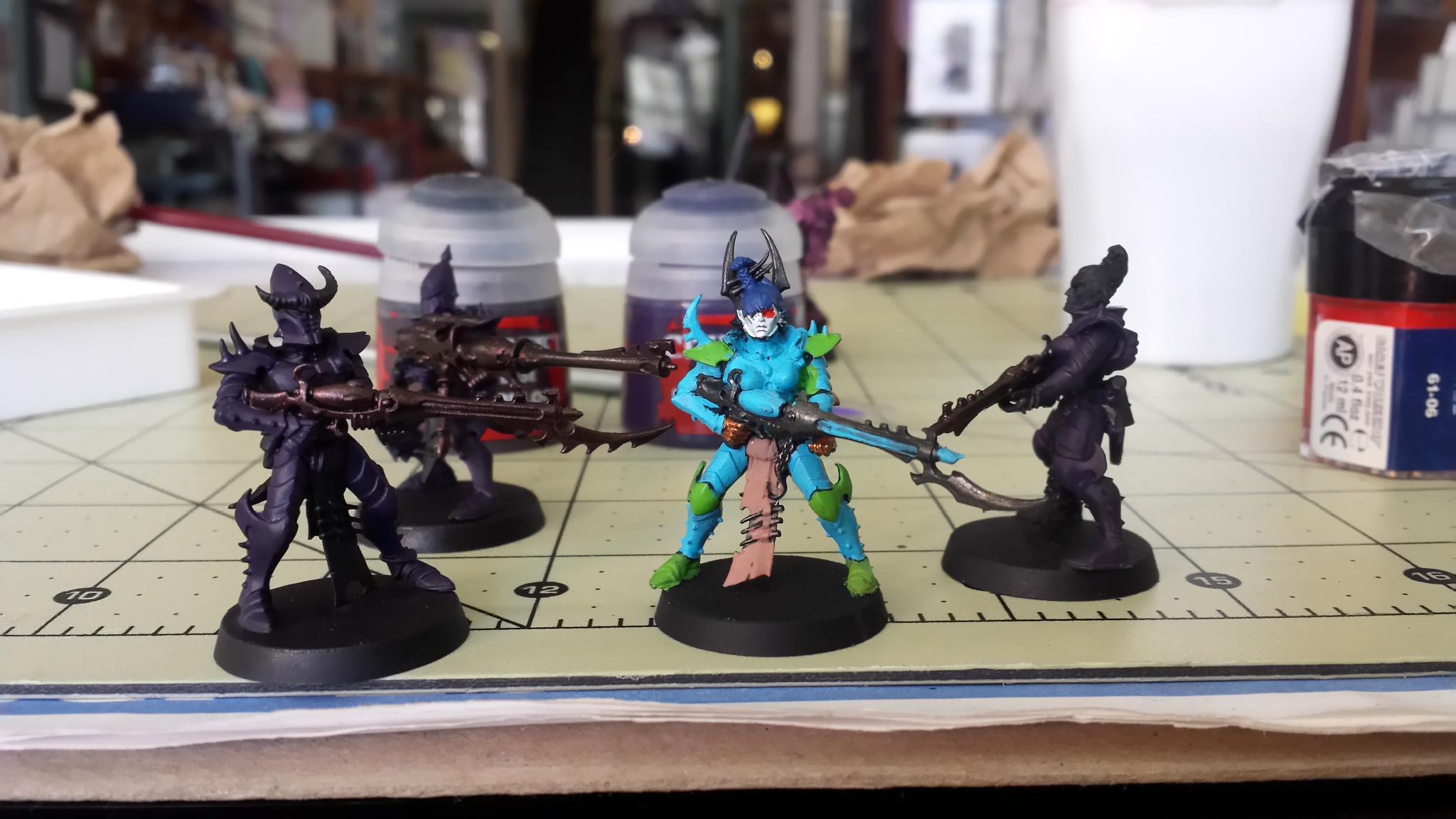 Dark Eldar, Micen, Comparison of colors