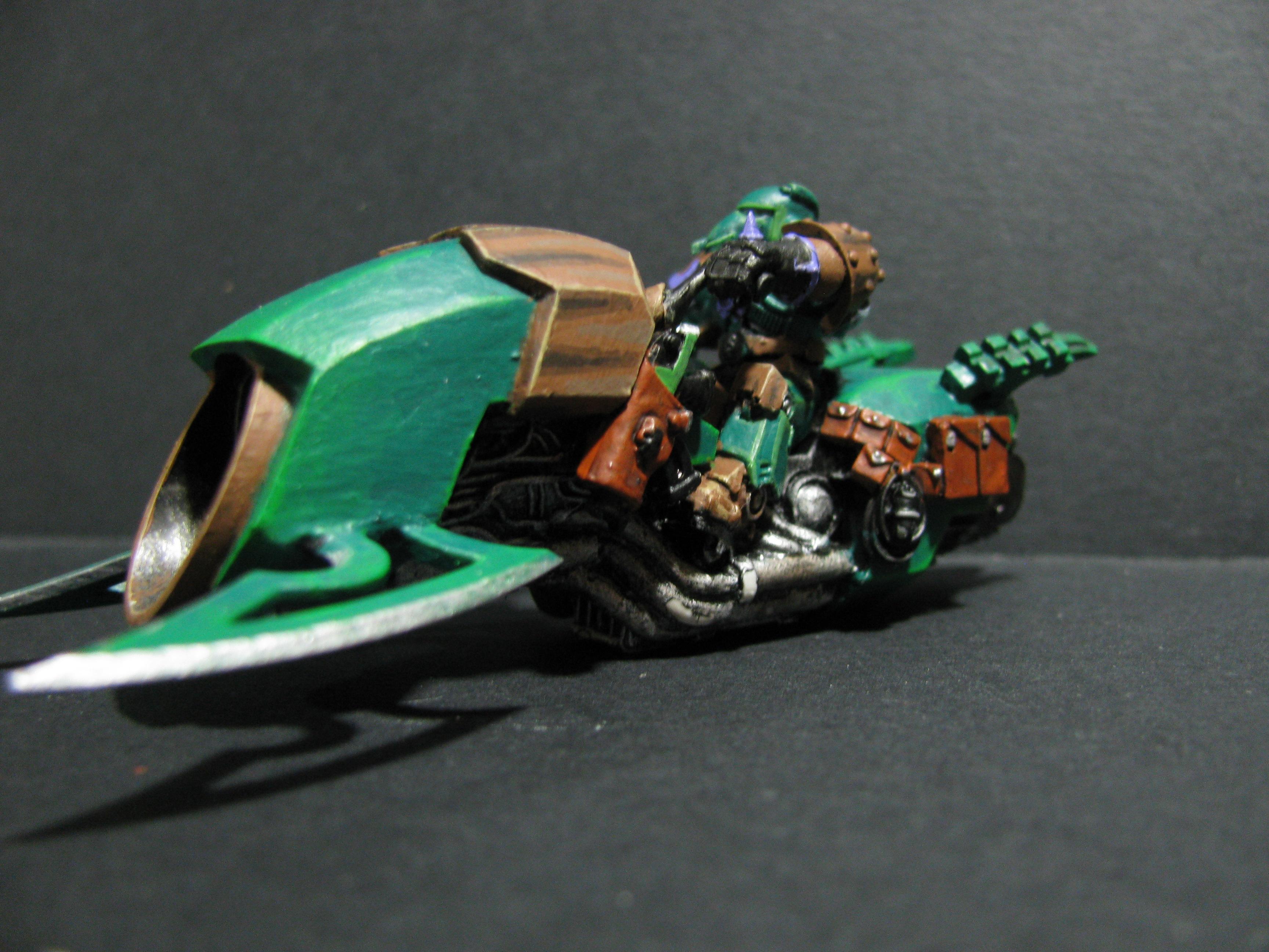 Dark Mantid biker