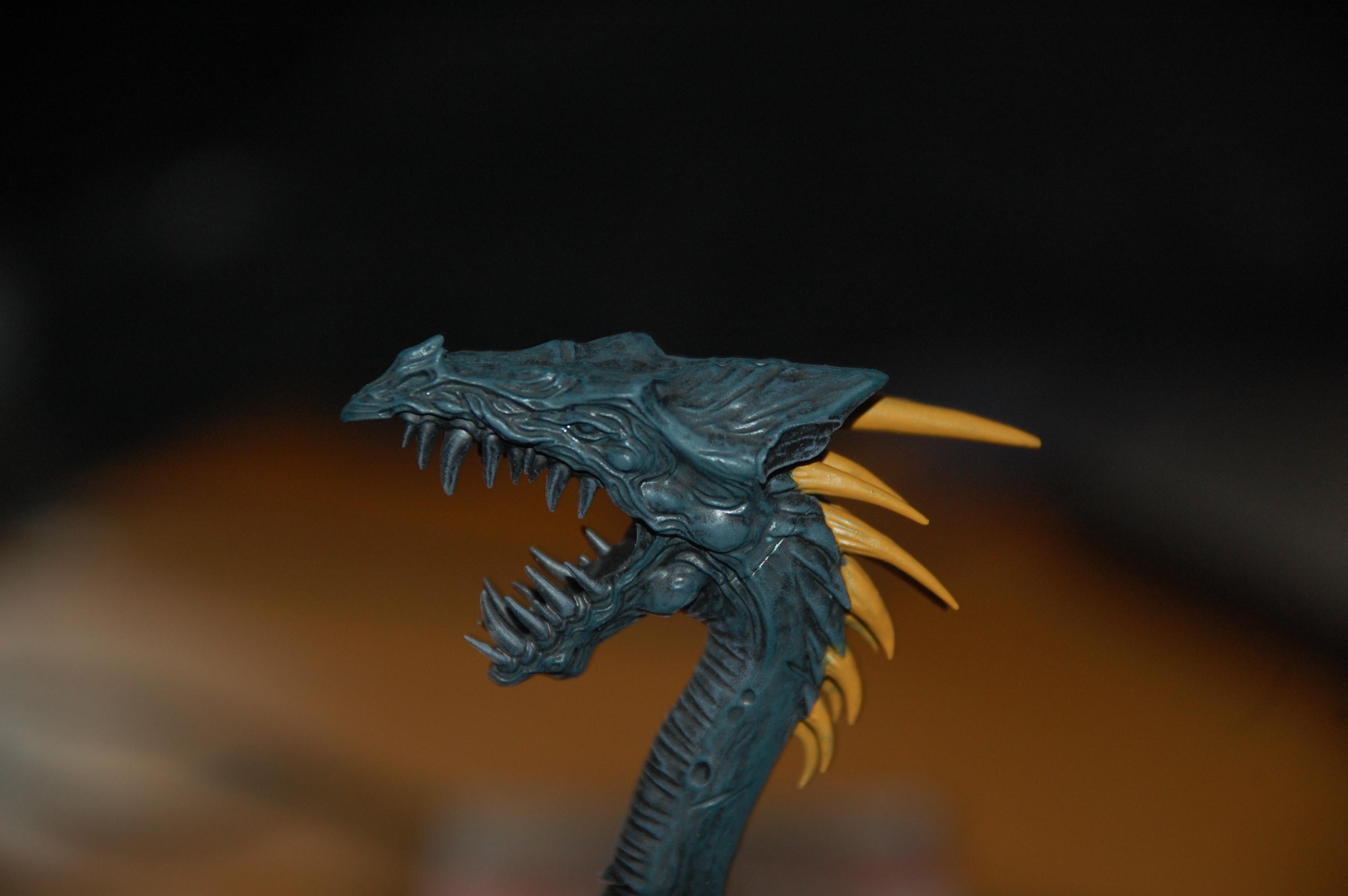 Gave the black parts a overall wash wit GW Coelia greenshade