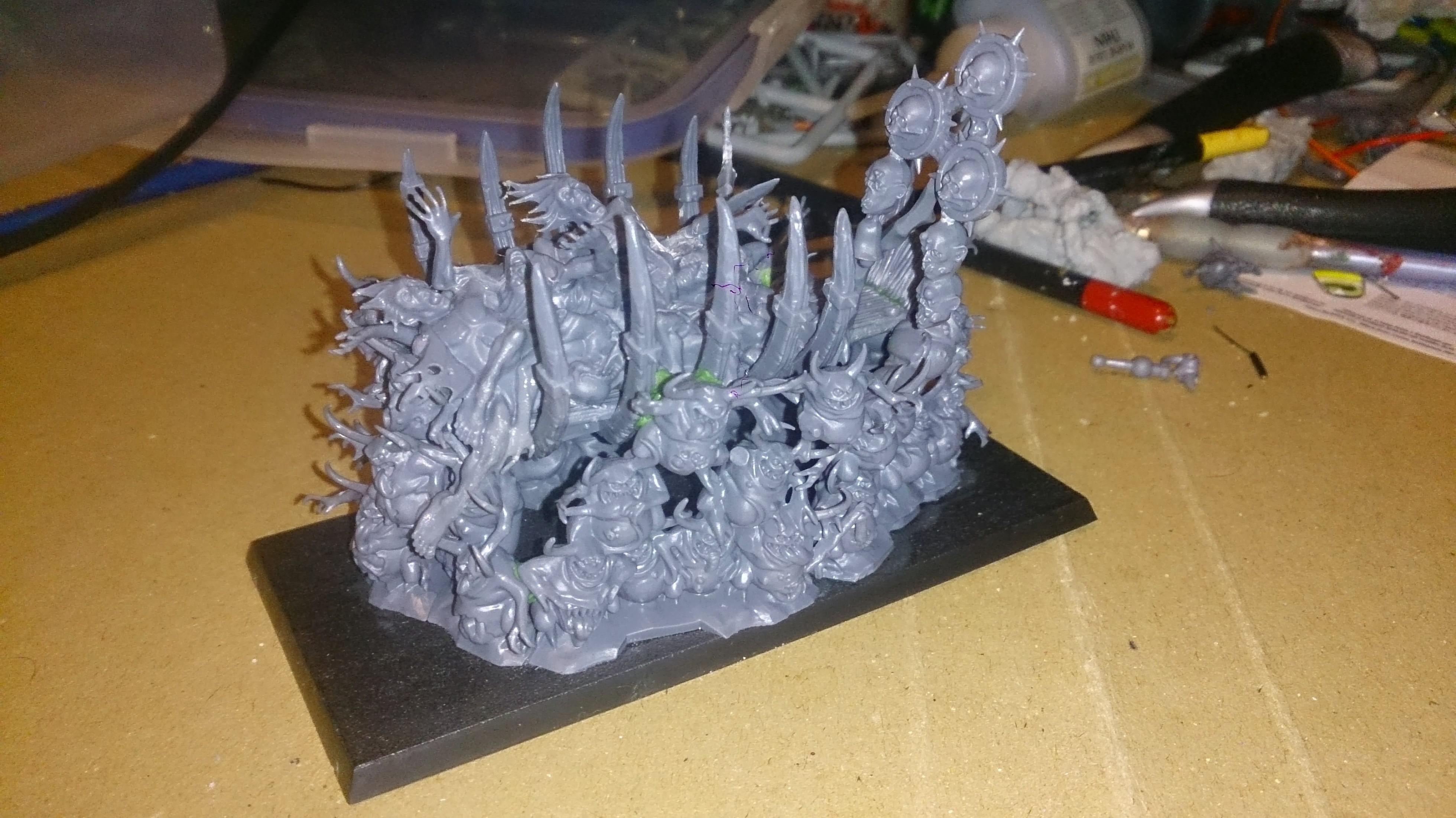 FIlling out any gaps with spare nurglings 