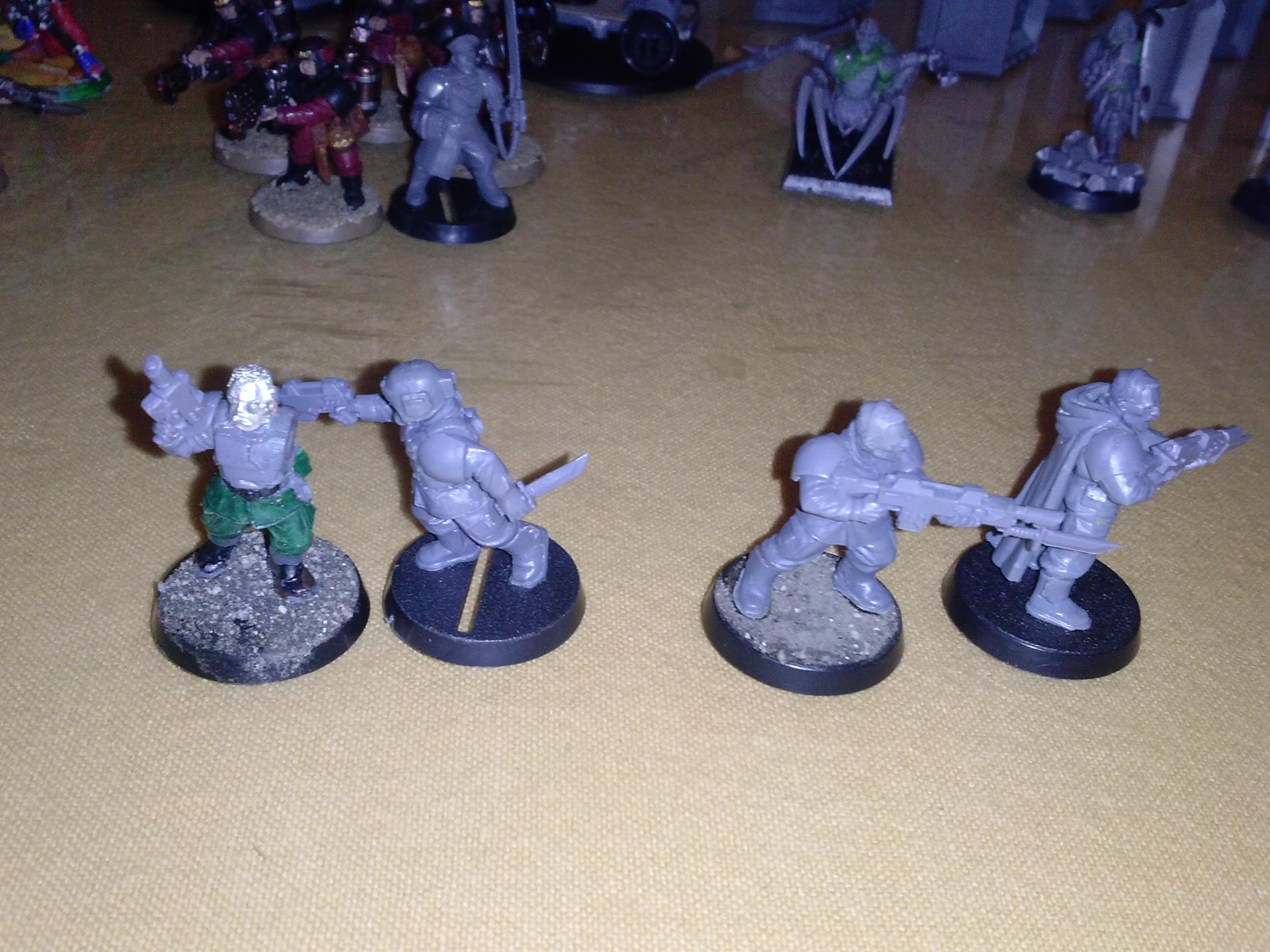 2 sergeants... no idea what to 2 with the helmetless lasgunners