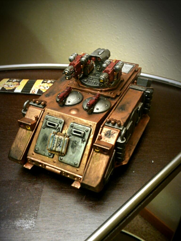 Tank, immolator