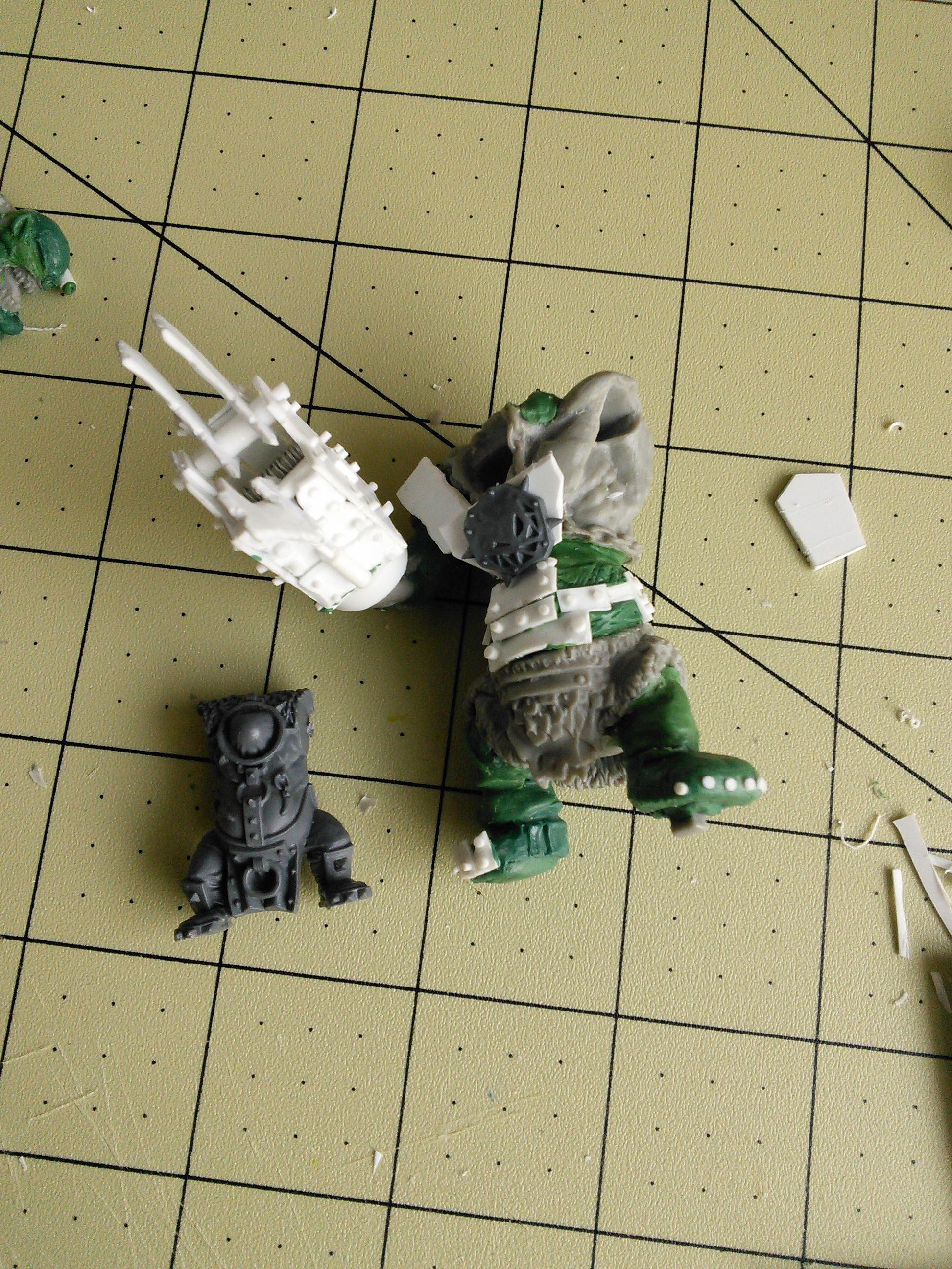 Here is a size comparison to a regular Ork