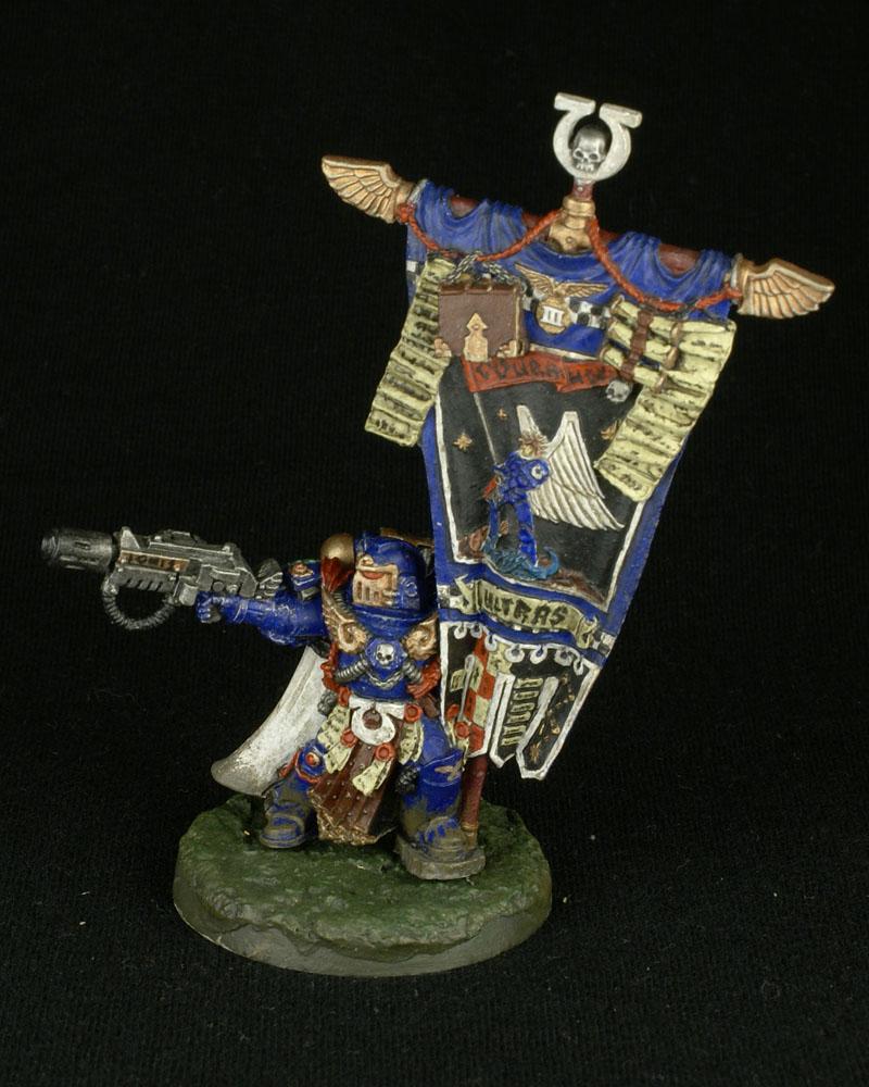 Ultramaines Honor Guard Standar