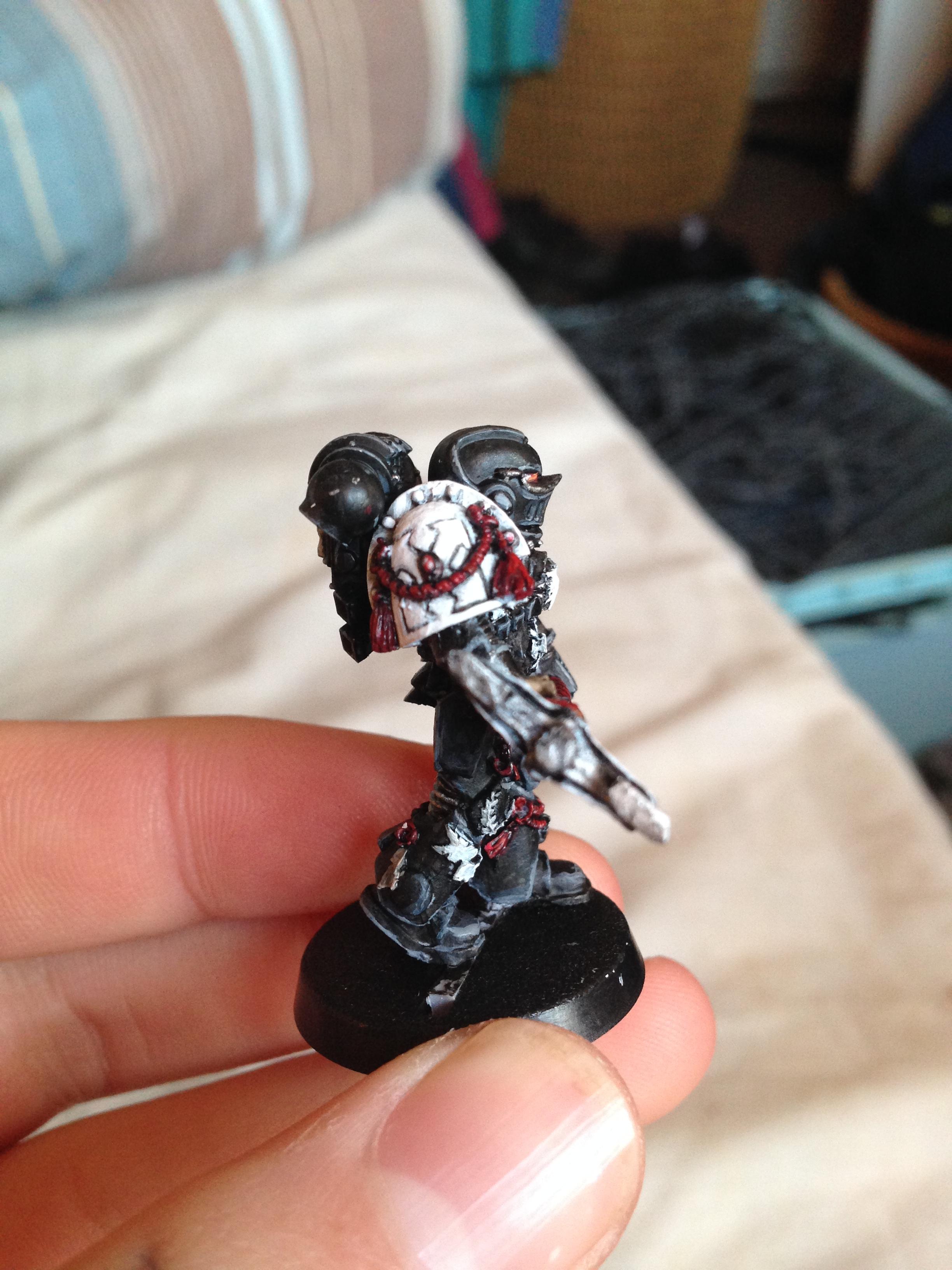 Black Templars Captain Right Finished
