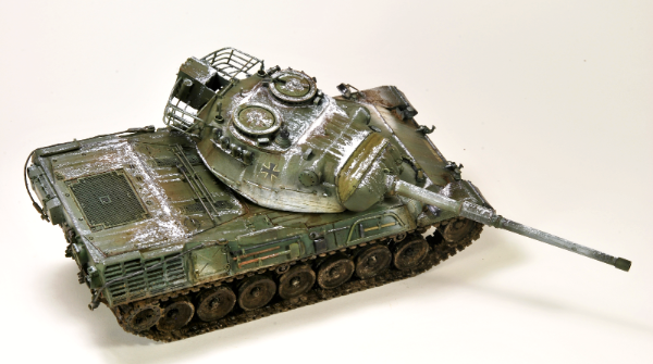 Military Modelling (1/35 and FoW) and Infinity- Leopard 1 finished ...