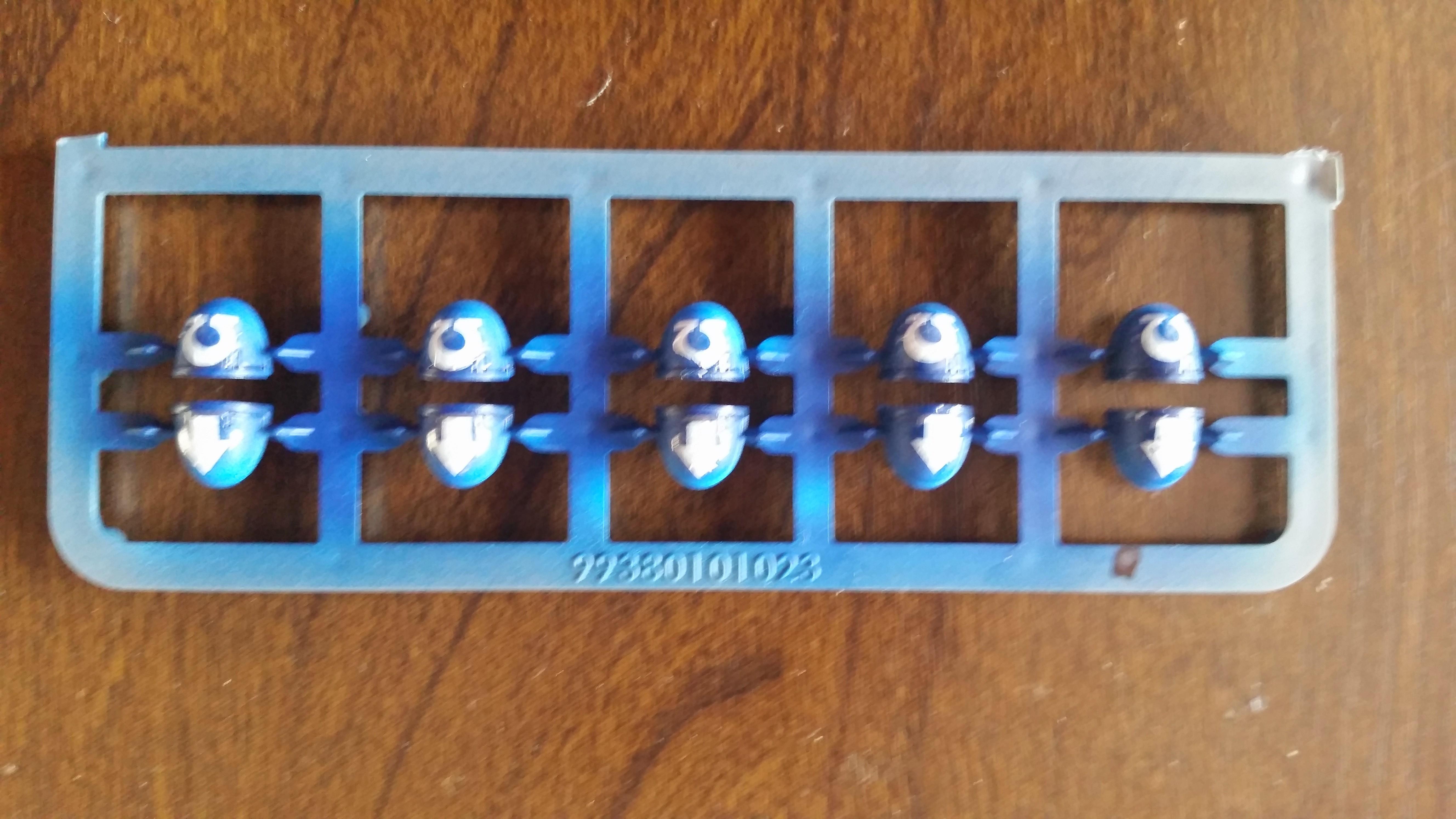 ultramarine shoulder pads