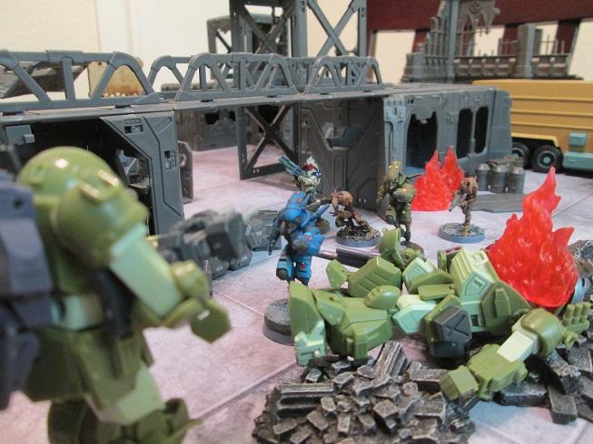 Scope Dogs fighting Combined Army