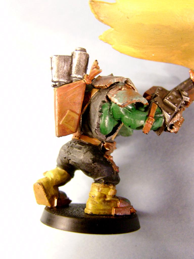 Bad Moons, Bad Moonz, Banner, Conversion, Copper, Drybrush, Edge Highligth, Kit Bash, Metal, Nob, Orks, Power Klaw, Powerklaw, Rust, Weathered, Weathered Boot, Weathered Metal, Wet Bendeing, Yellow