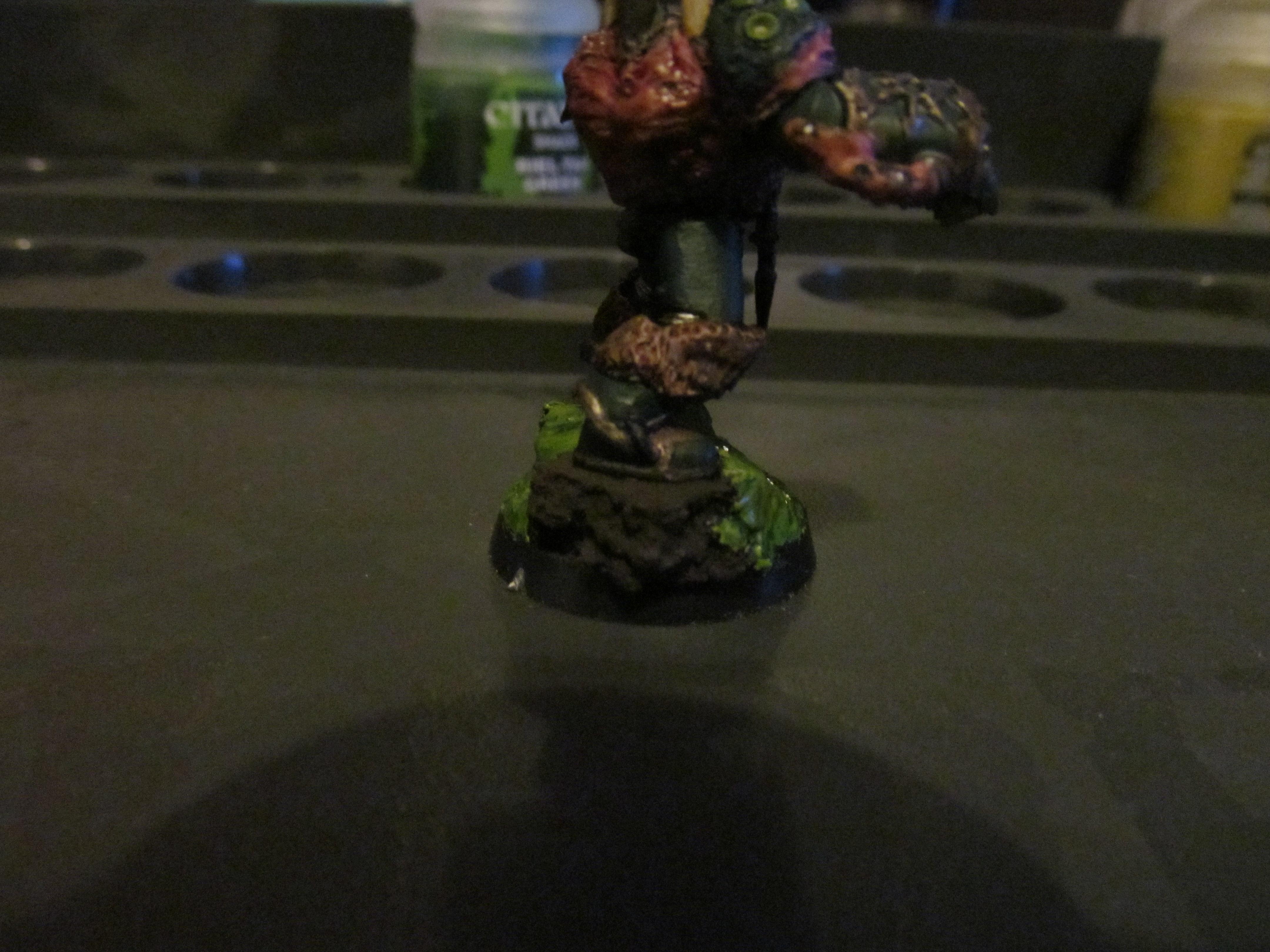 Nurgle Lord (Rotter Boxer) Complete &amp; Complete Base right view