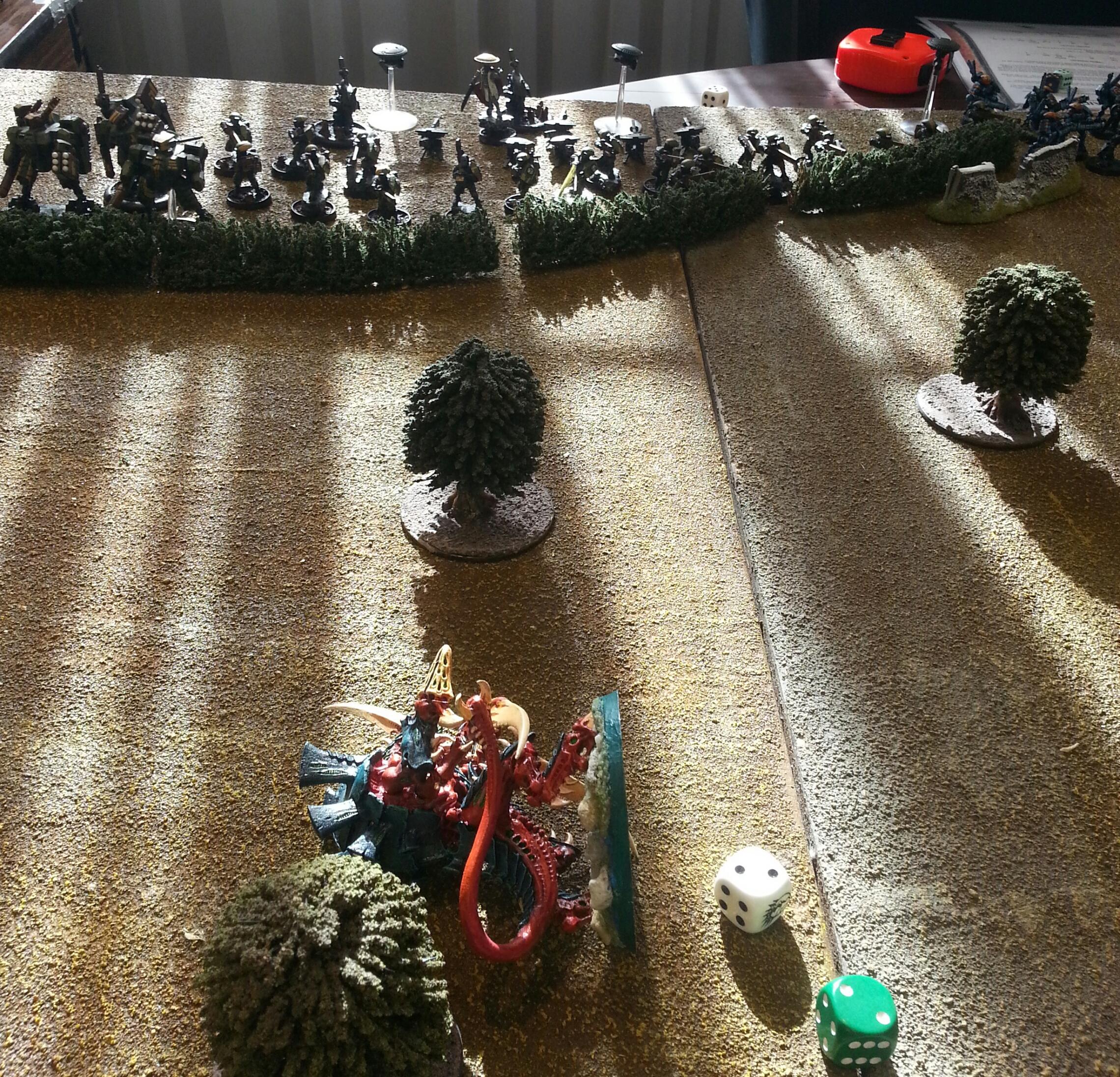 Tau, Tyranids, Turn 1a Tau: Firewarriors finish off Tyrant
