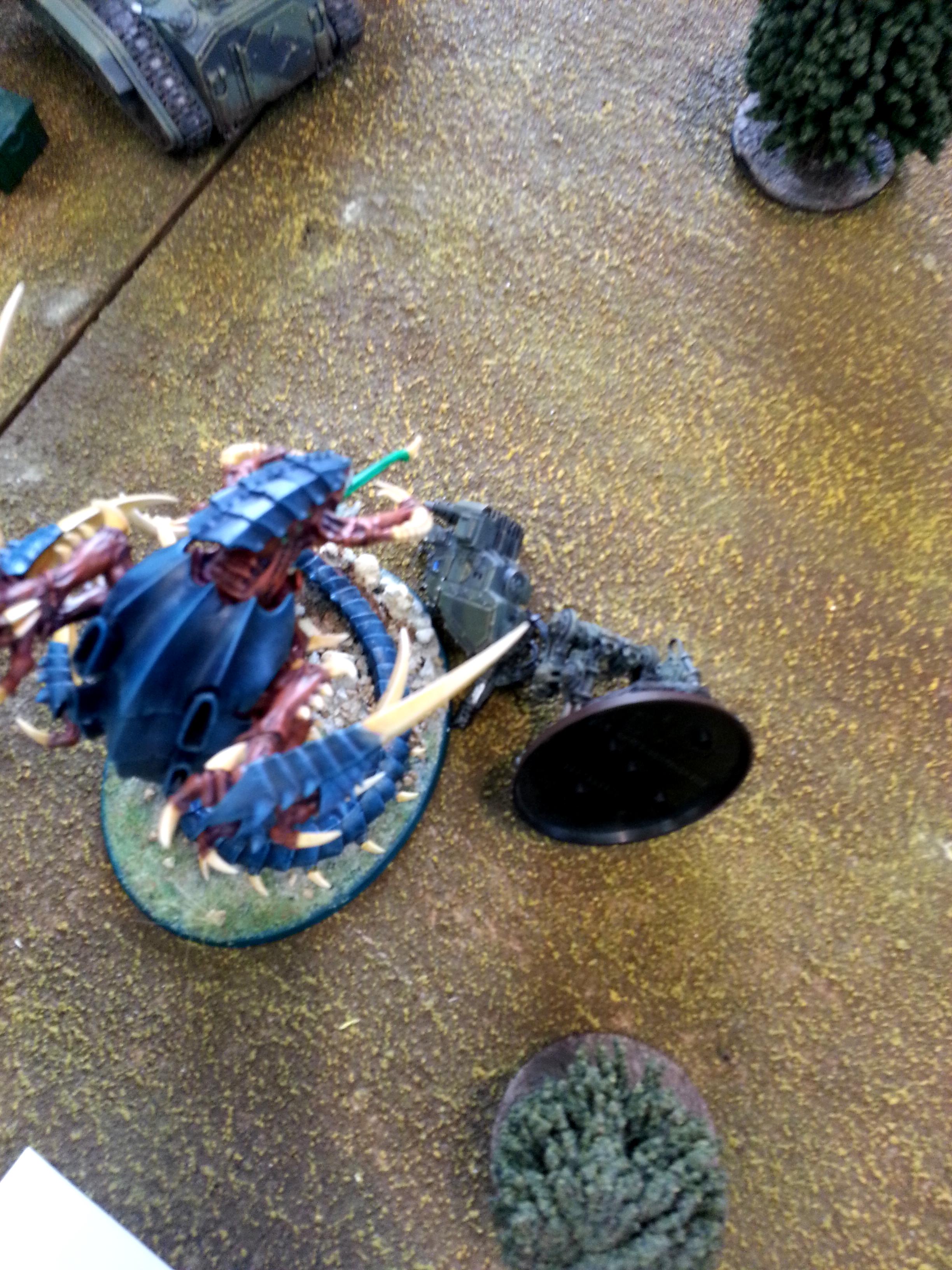 Tau, Tyranids, Turn 3 Convoy: Sentinel charges Trygon