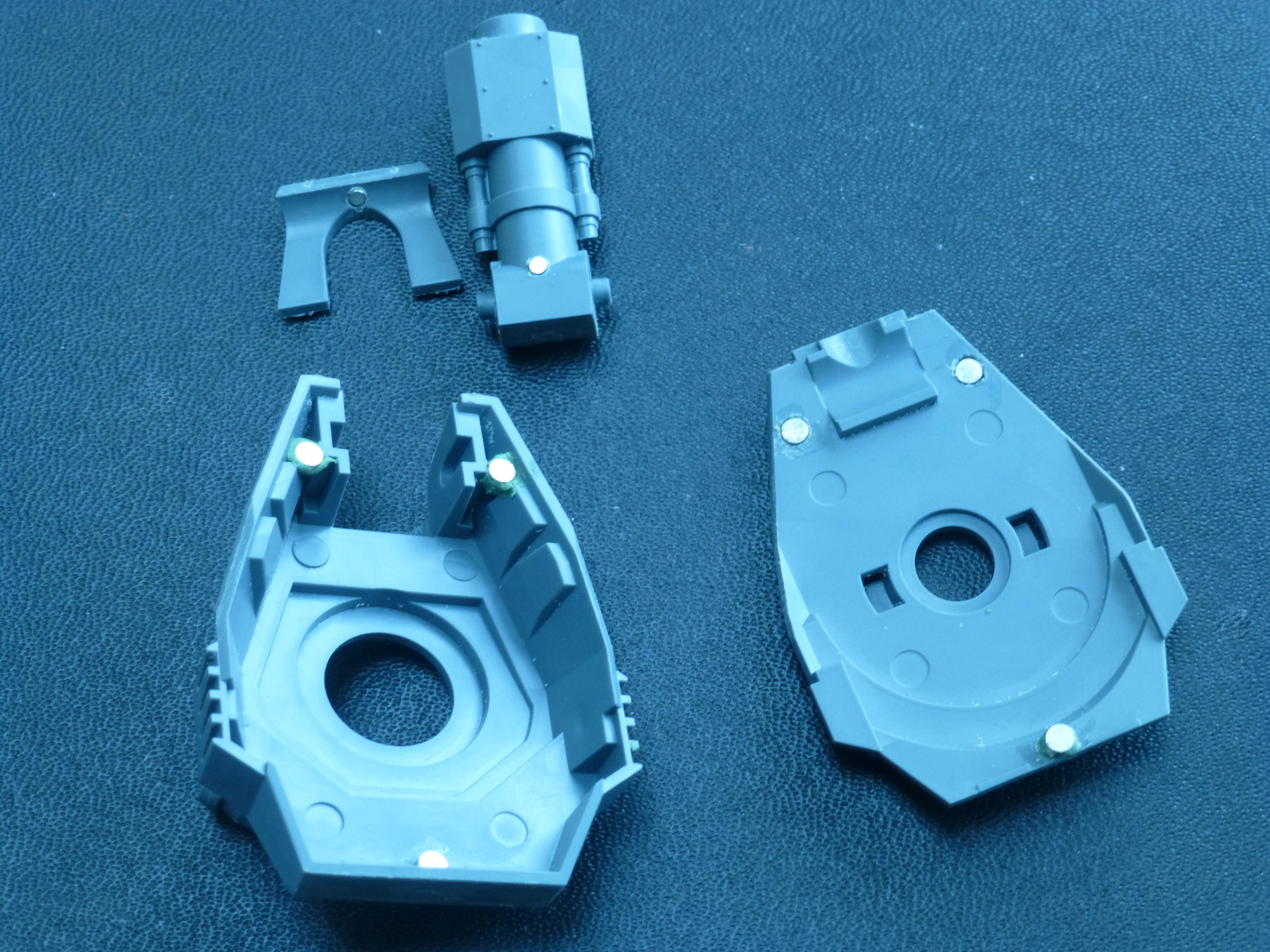 Here is how I magnetised the Leman Russ turret in order to change the guns and have the front guard on as well
