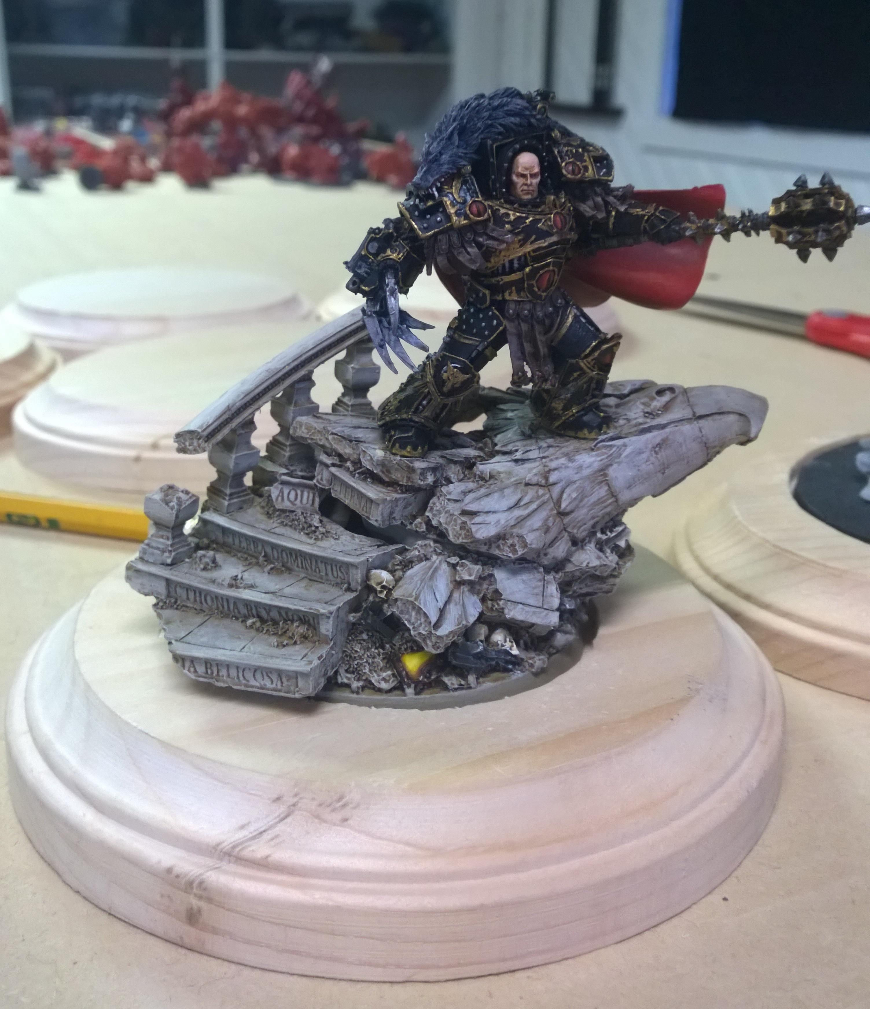 Cutting display base for Horus