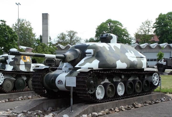 More Dieselpunk Alternative WWII armour: Thun museum