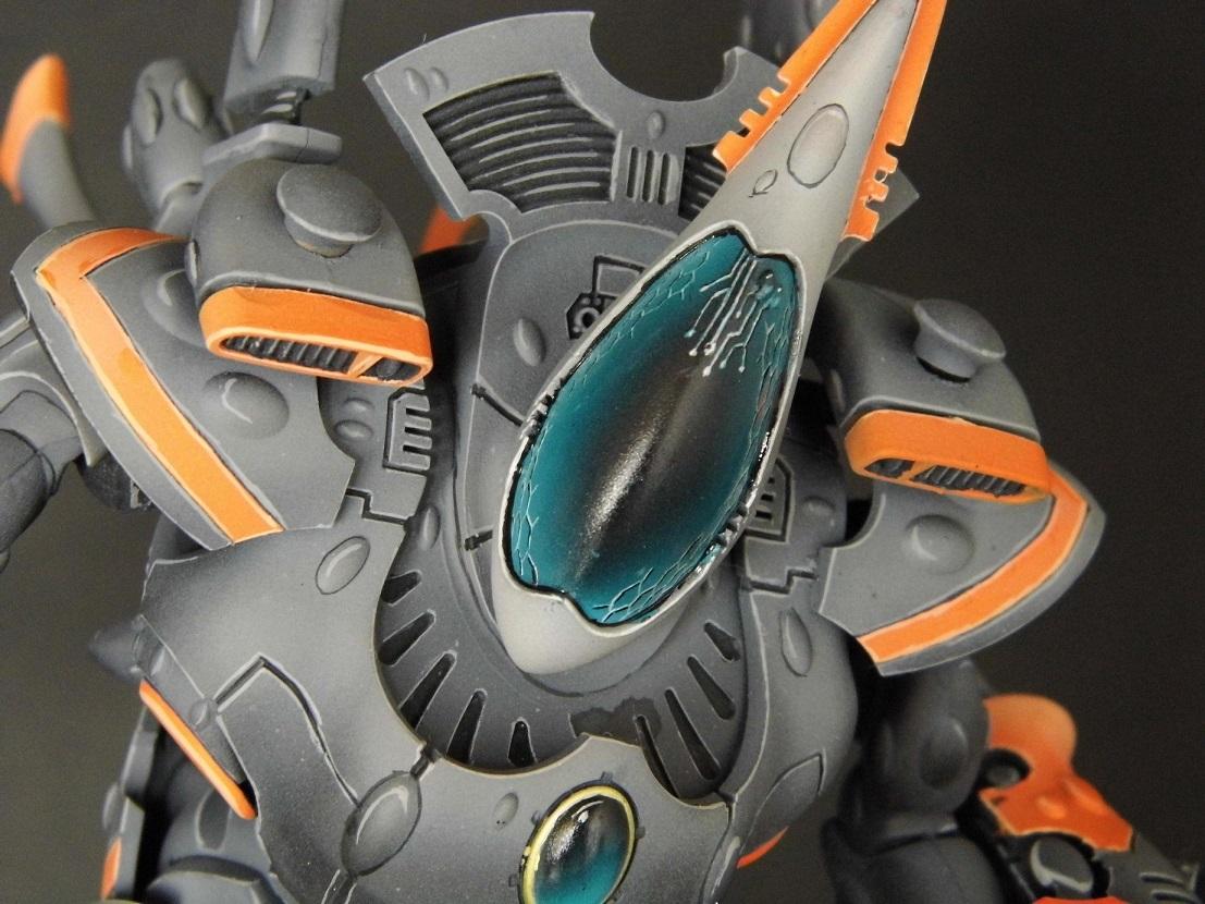 My favourite miniature, Wraithknight, lots of awesome things can be done with this miniature. Please tell me what do you thing about the freehand on his head